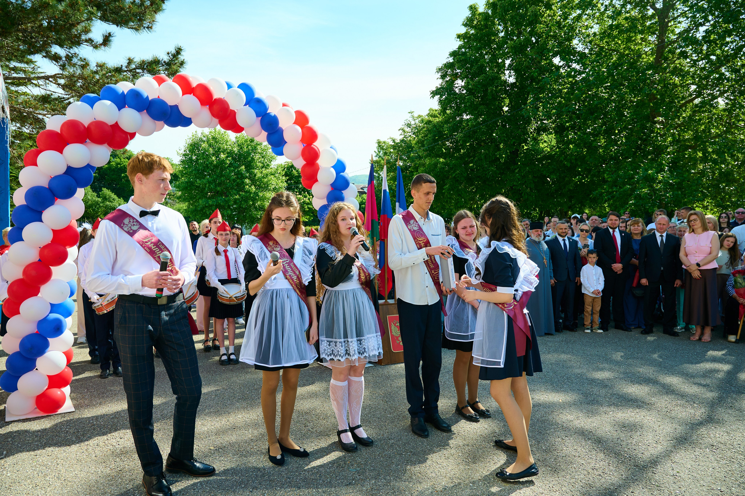 Последний звонок 2025. Жизнь курорта Кабардинка в фотографиях