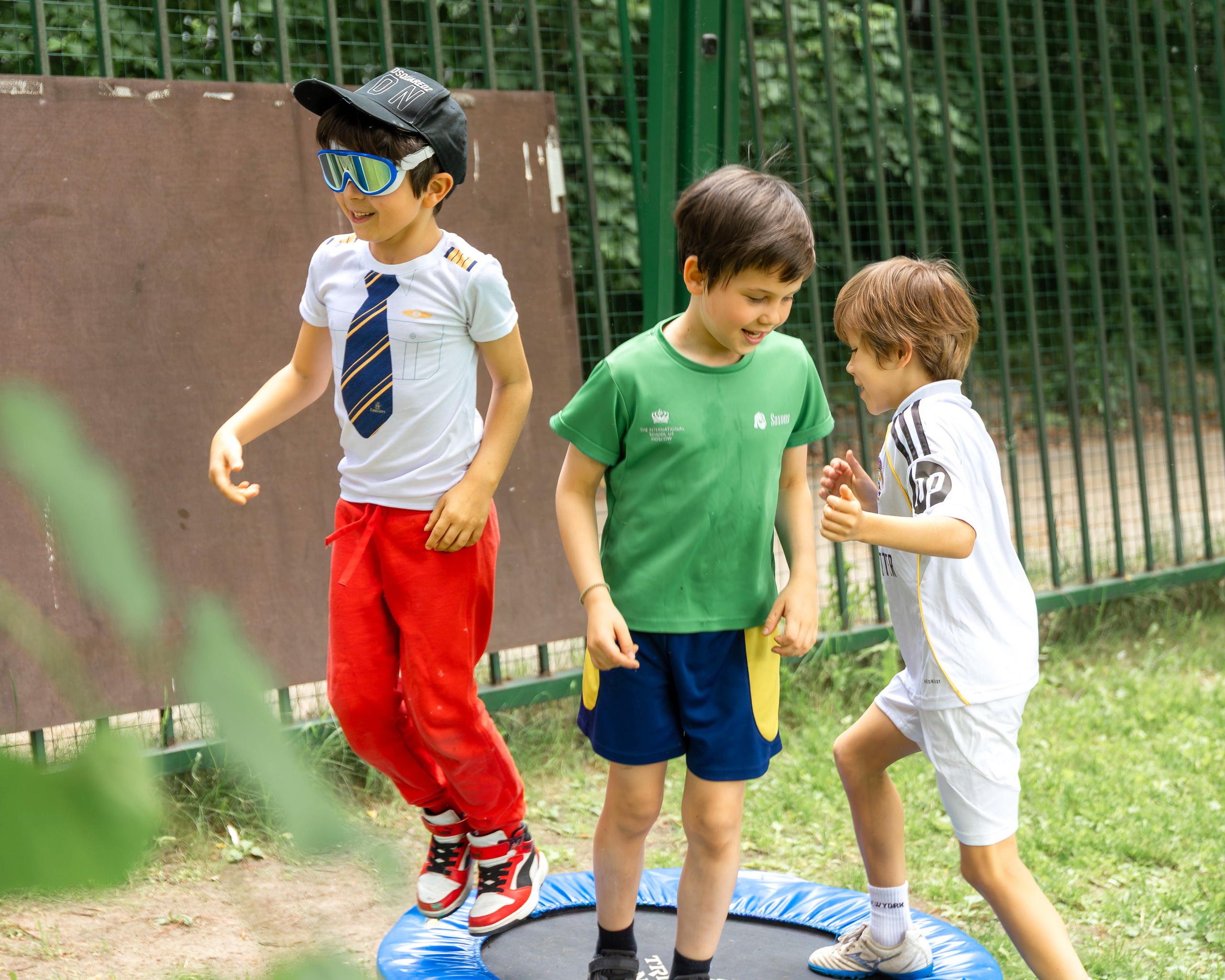 The International School of Moscow. Color Day. Выпускные альбомы для школы и детского сада — школьный фотограф Подольск, Троицк, Щербинка, Москва