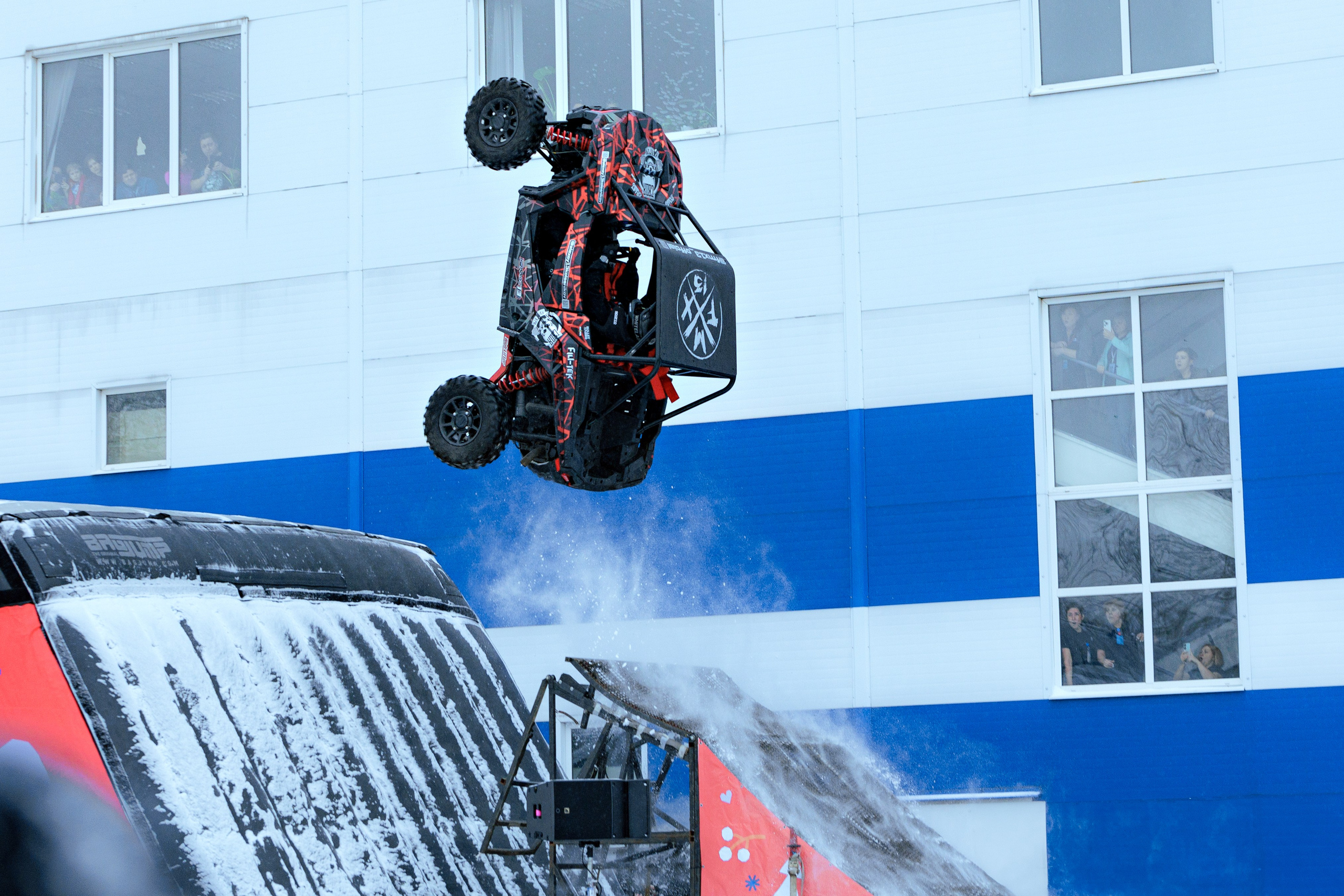 Зимний мотофристайл. Выпускные альбомы и школьный фотограф в Подольске, Троицке, Щербинке, Москве и Московской области