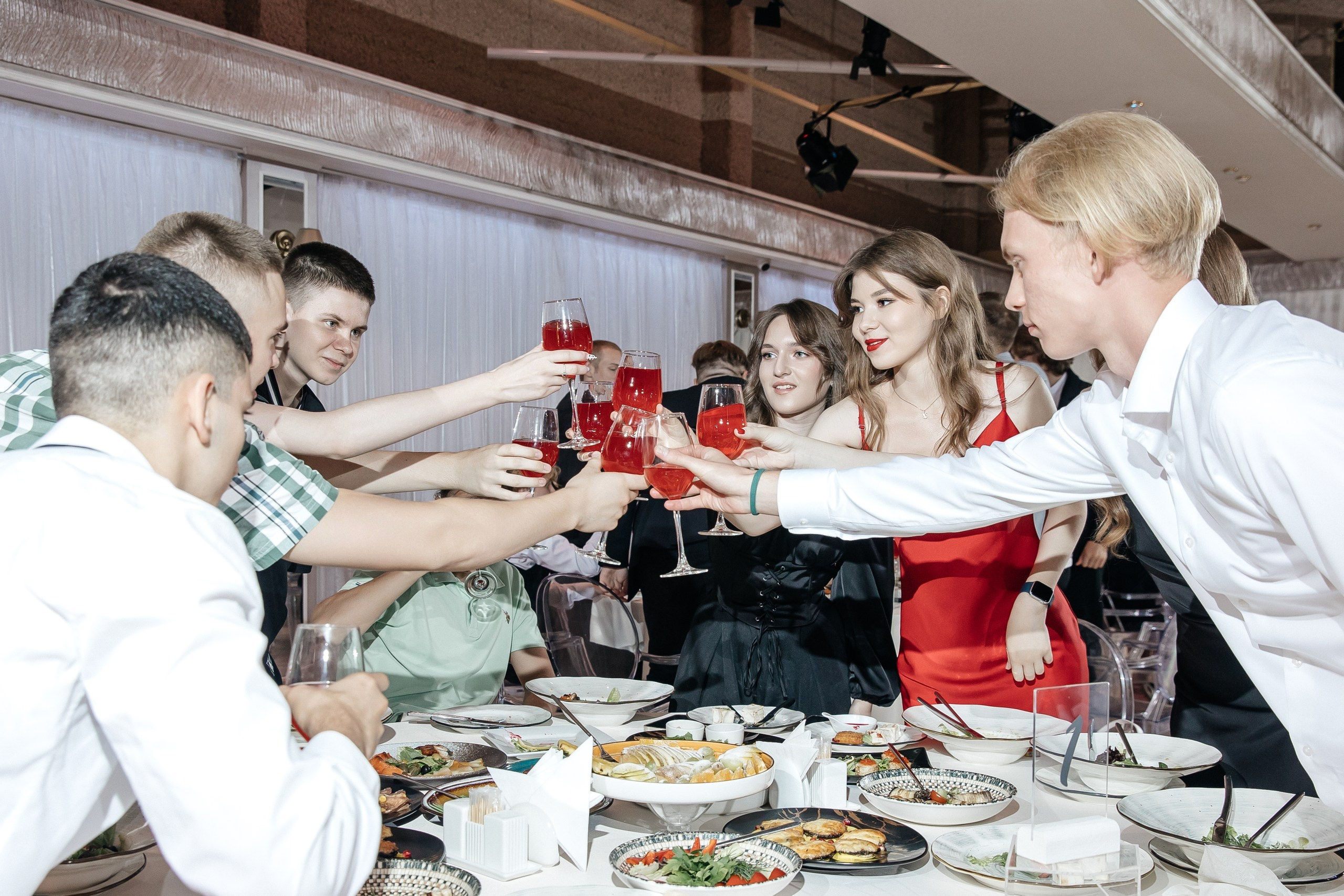 Выпускной 2024. Свадебный фотограф Настя Шелл г. Череповец