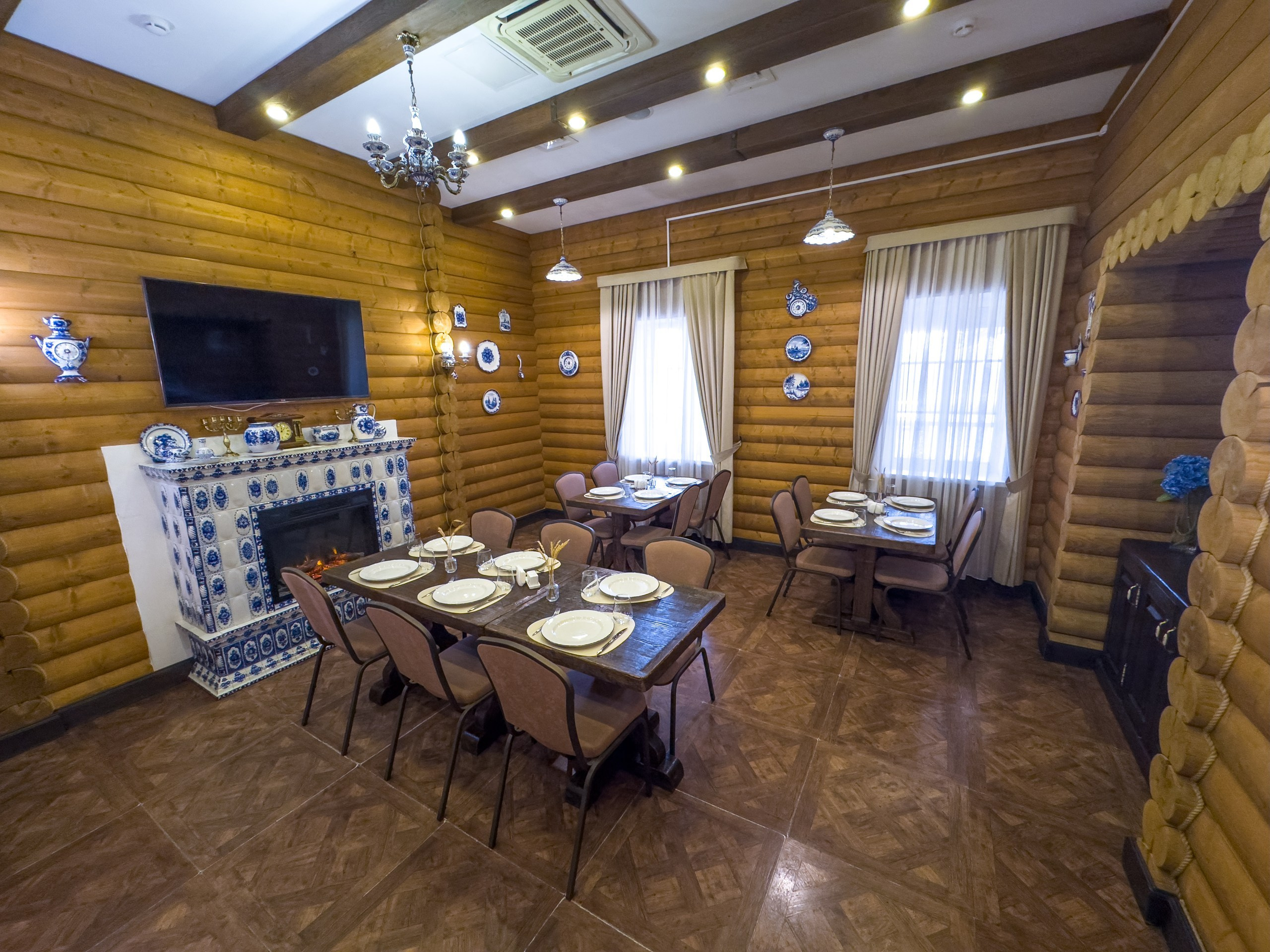 Банкетный зал «Гжель», ресторана «Дача ". Фотограф в Оренбурге. Профессиональный фотограф