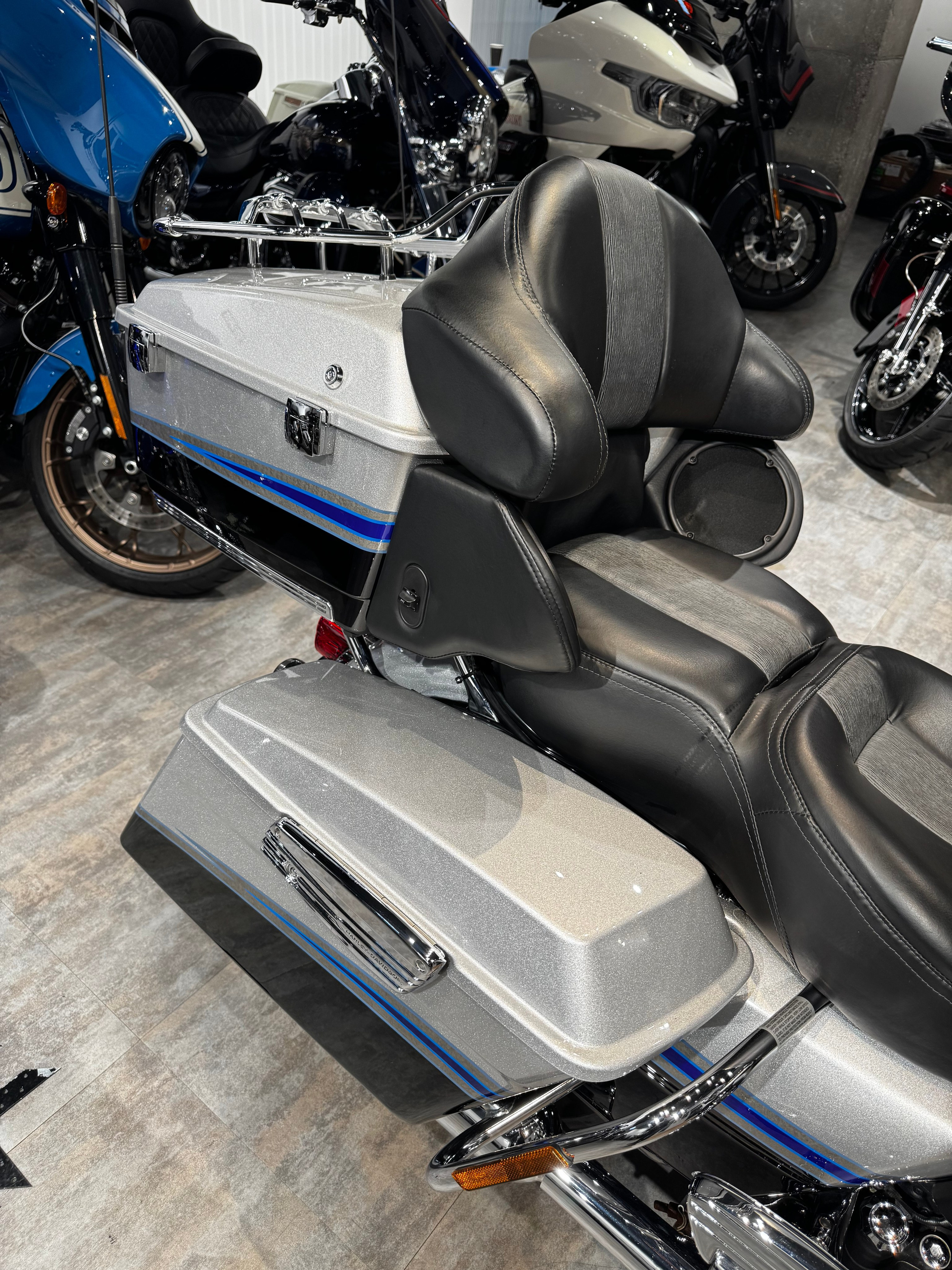 Мотоциклы Harley-Davidson CVO Black Diamond (Touring) — купить мотоцикл. Hello Davidson, Москва. Только хорошие мотоциклы…