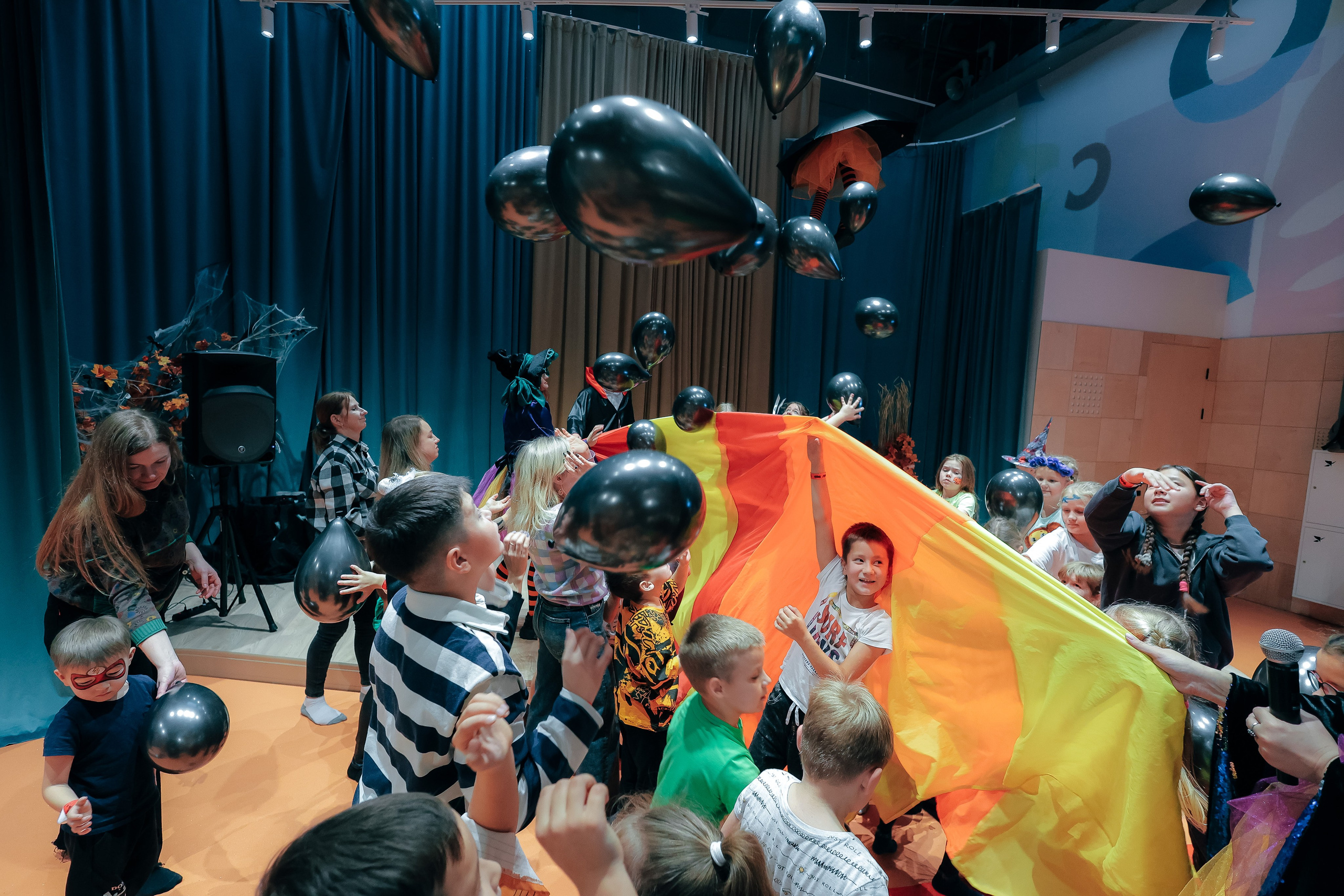 02.11 Halloween в Zhooki Park. Команда специалистов в мире фотографии и видео. Детский фотограф, семейный фотограф