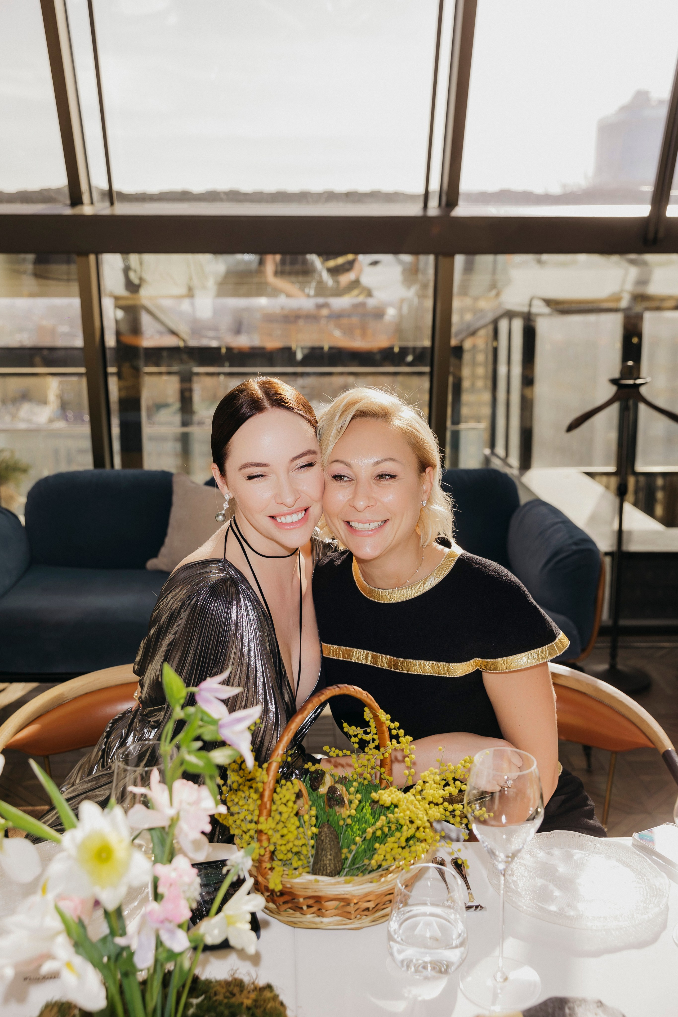 Ирина Зарькова и Марина Руднева на весеннем бранче в ресторане Белый Кролик