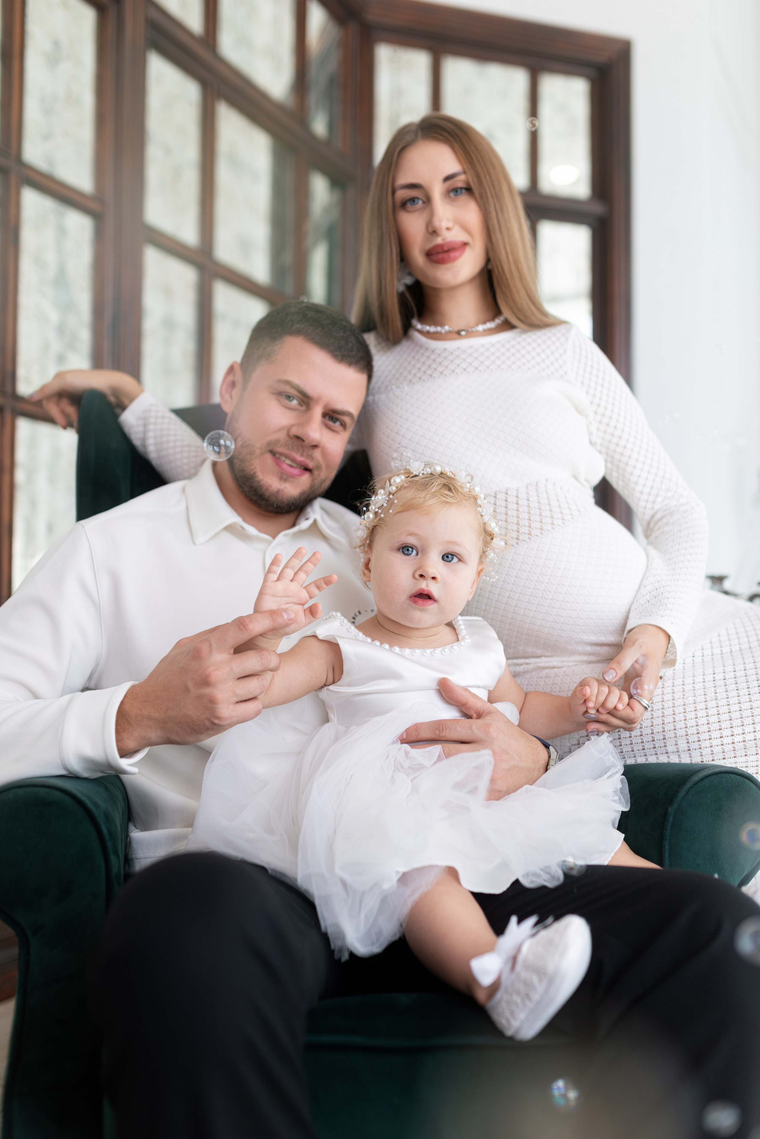 Семейная съемка для Яны и Дани в интерьере. Дмитрий Шульгин, портретный фотограф в Воронеже