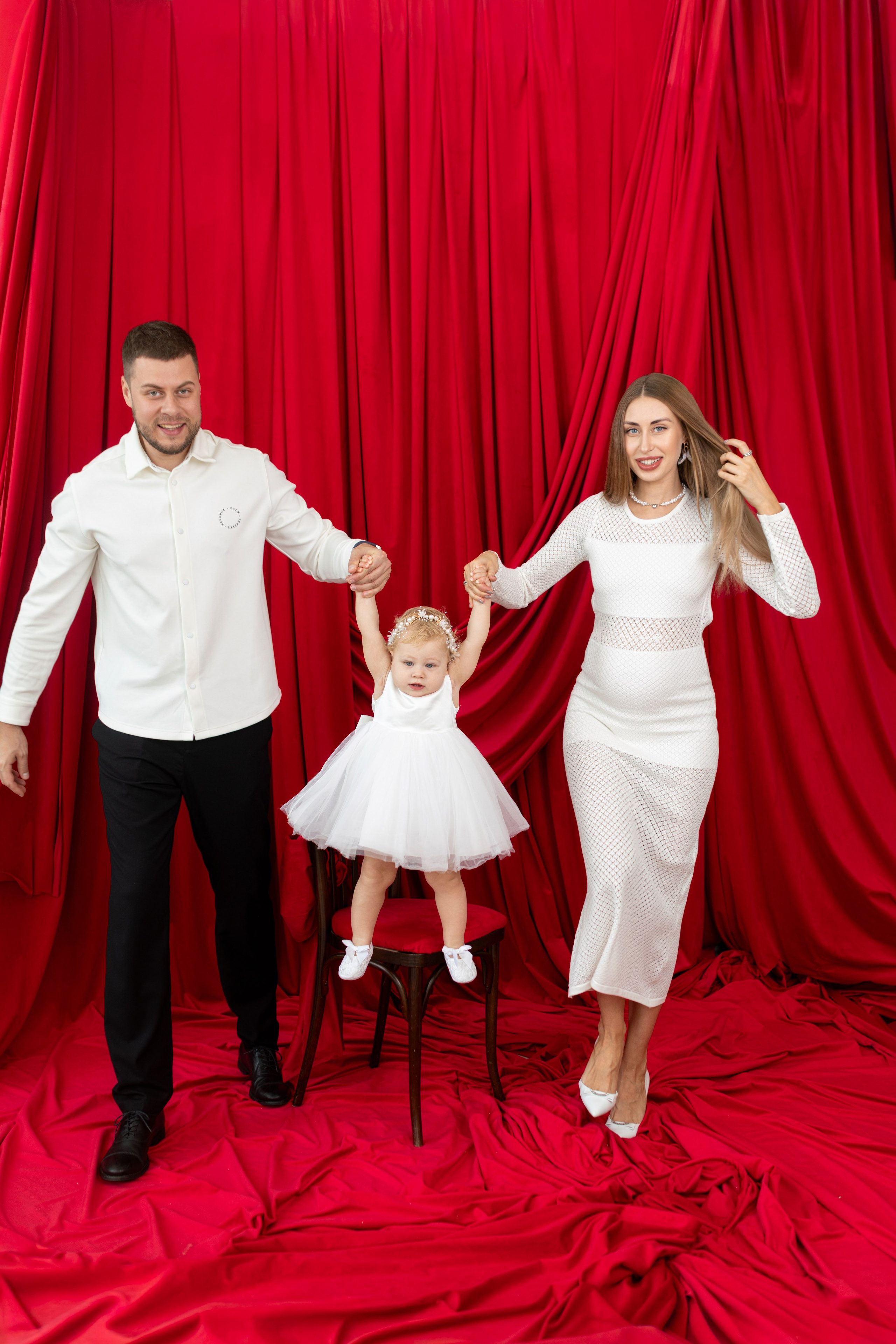 Семейная съемка для Яны и Дани в интерьере. Дмитрий Шульгин, портретный фотограф в Воронеже