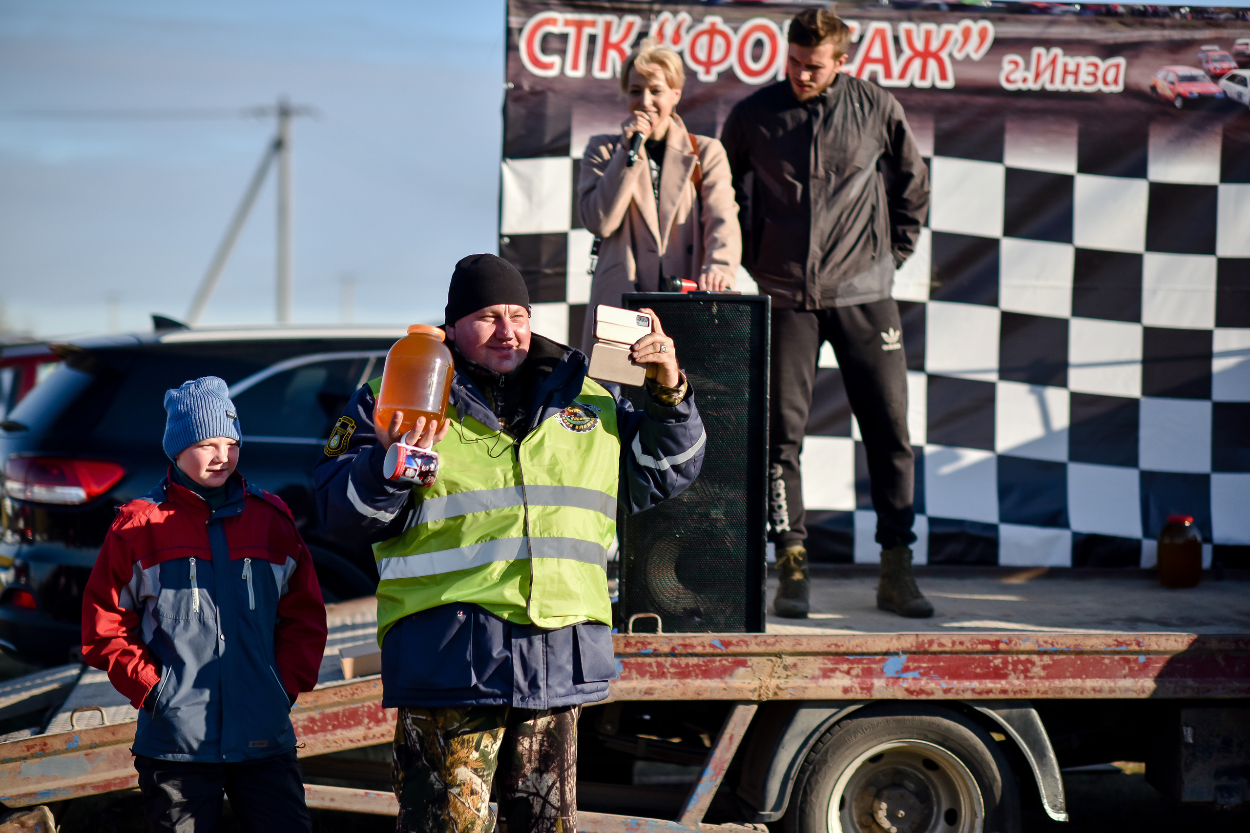 Фоторепортаж автосоревнований в Москве. Фотограф для бизнесконтента, репортажей и семейного альбома в Москве