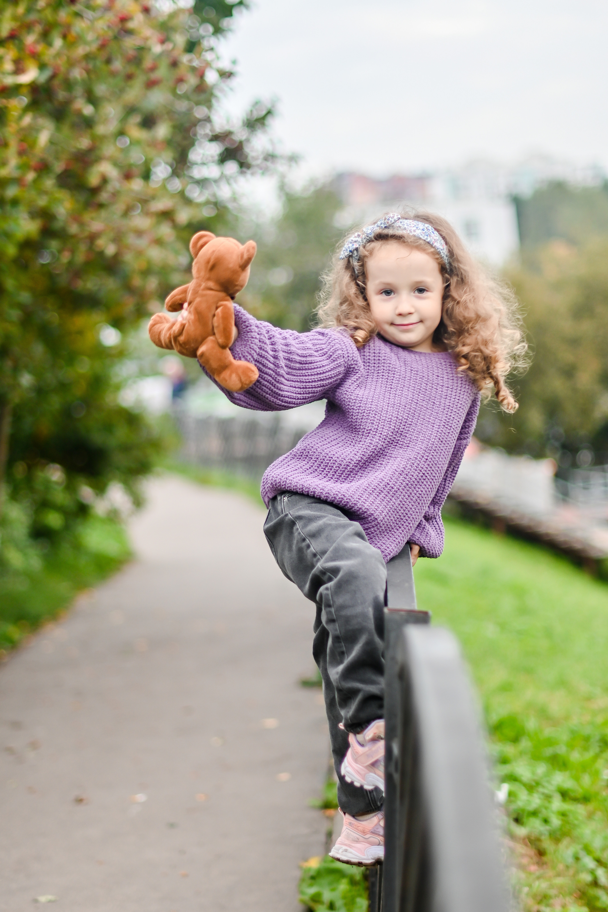 Осенняя фотосъмка на юго-западе в Москве. Фотограф для бизнесконтента, репортажей и семейного альбома в Москве