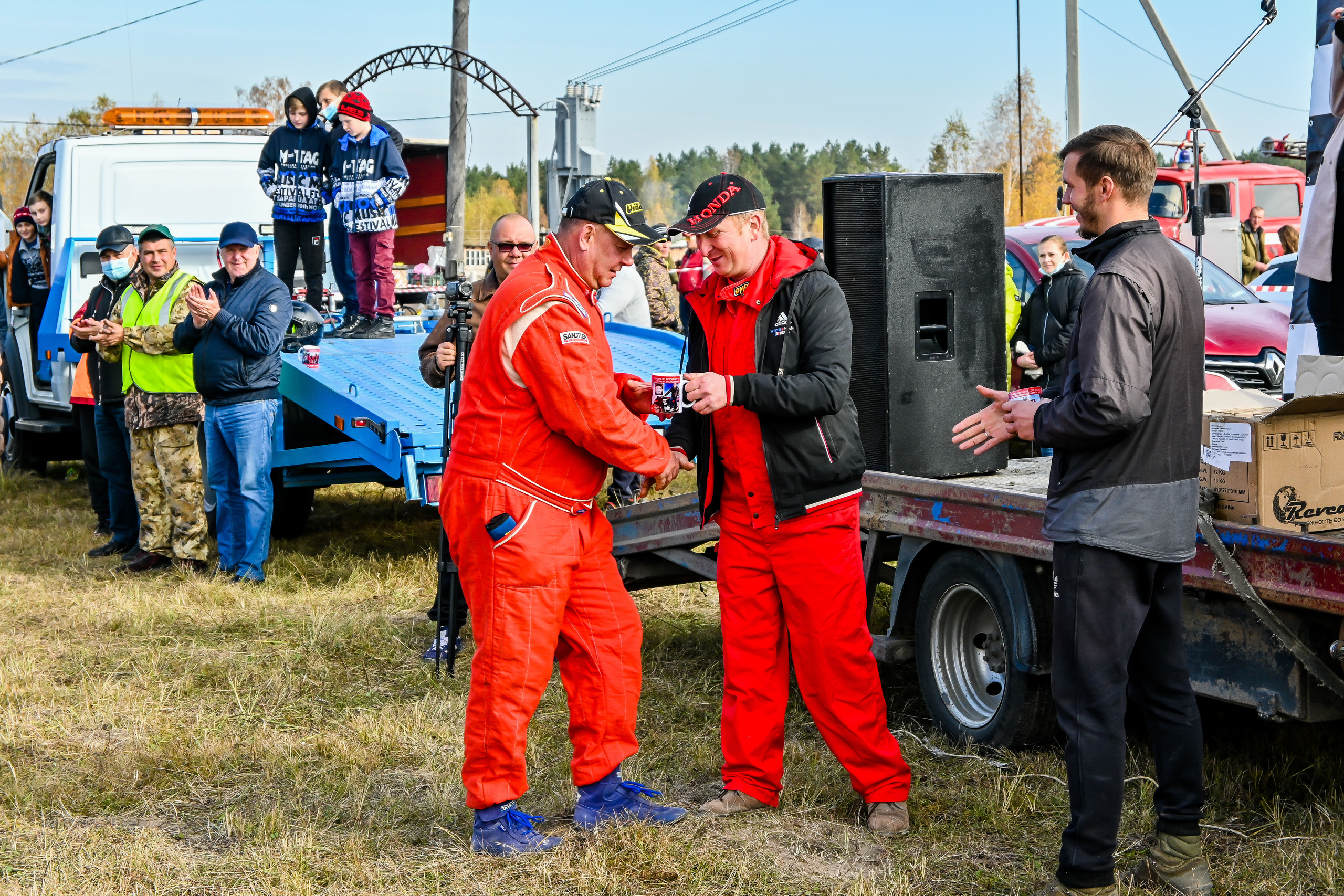 Фоторепортаж автосоревнований в Москве. Фотограф для бизнесконтента, репортажей и семейного альбома в Москве