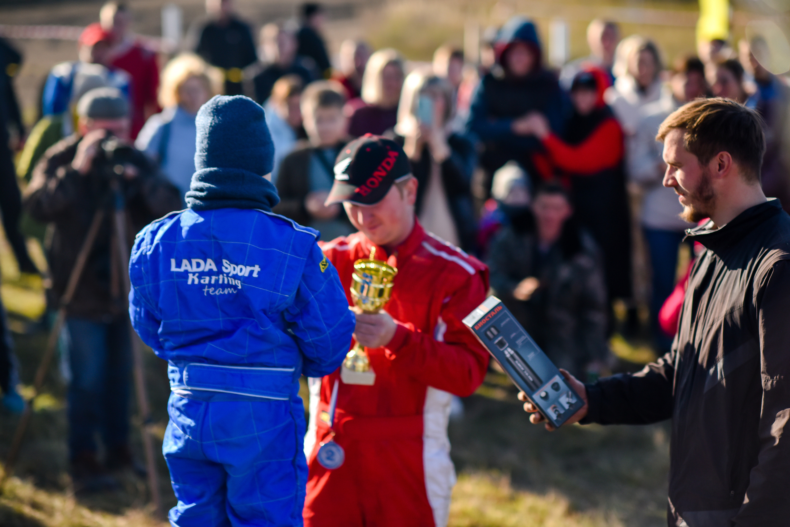 Фоторепортаж автосоревнований в Москве. Фотограф для бизнесконтента, репортажей и семейного альбома в Москве