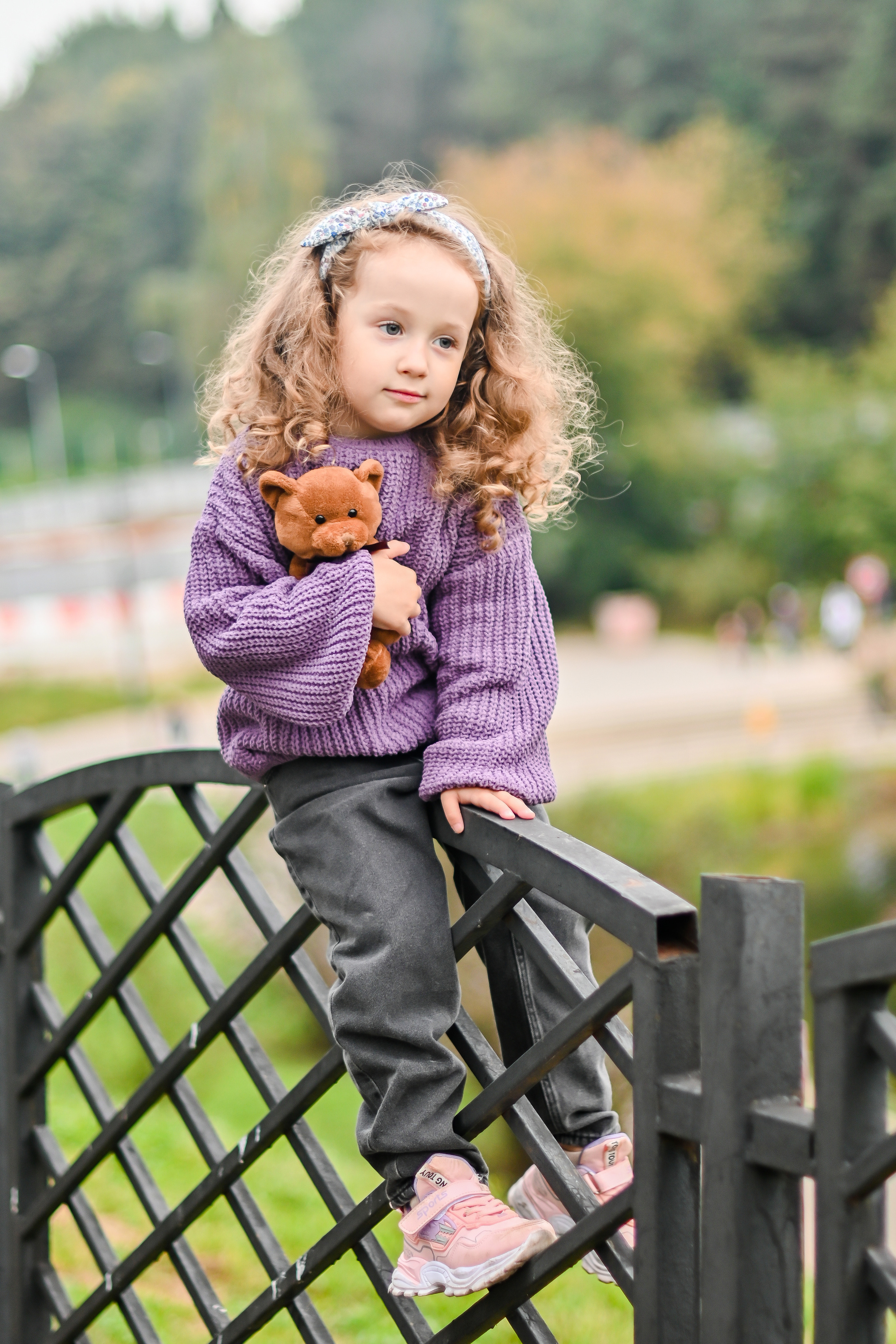 Осенняя фотосъмка на юго-западе в Москве. Фотограф для бизнесконтента, репортажей и семейного альбома в Москве