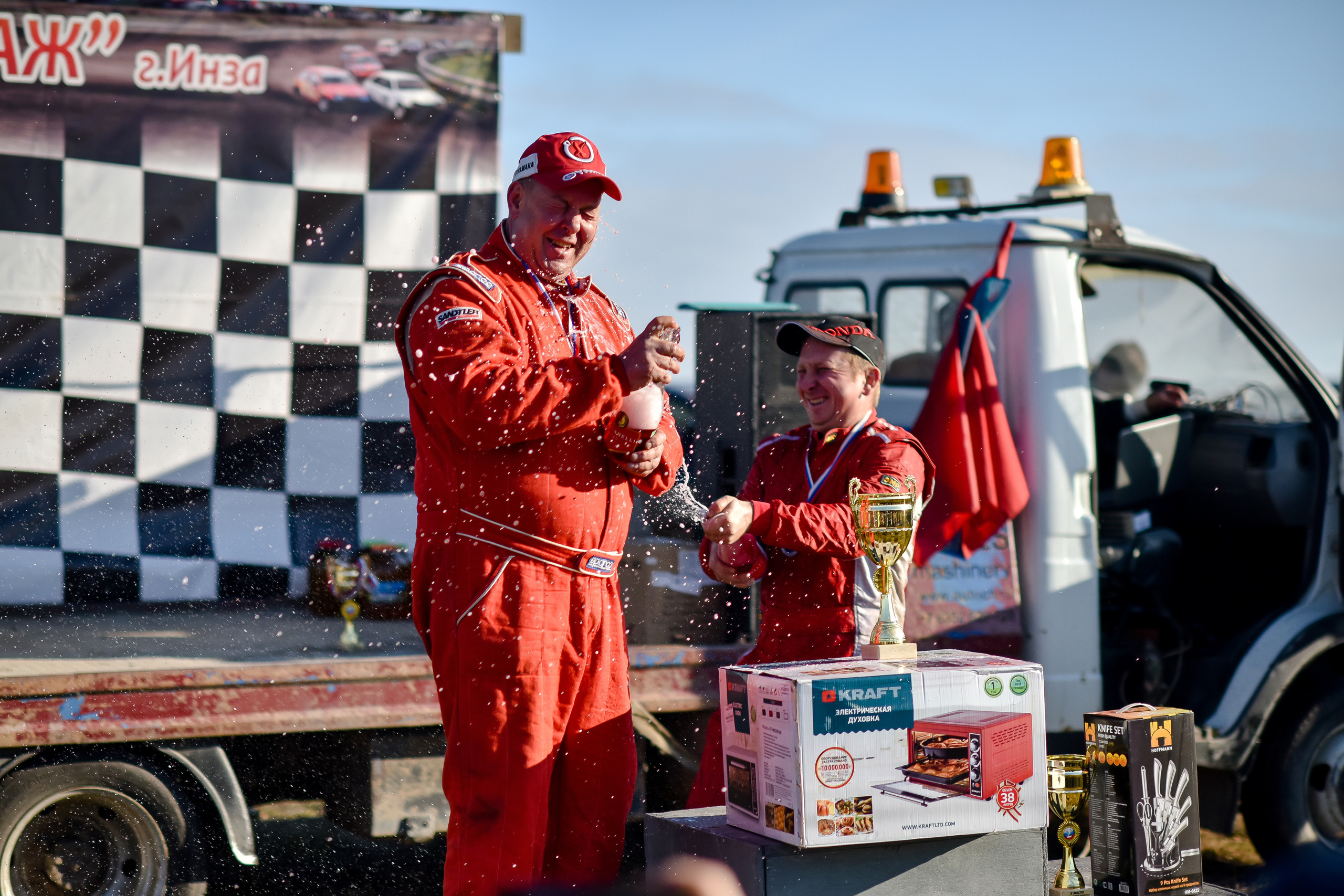 Фоторепортаж автосоревнований в Москве. Фотограф для бизнесконтента, репортажей и семейного альбома в Москве