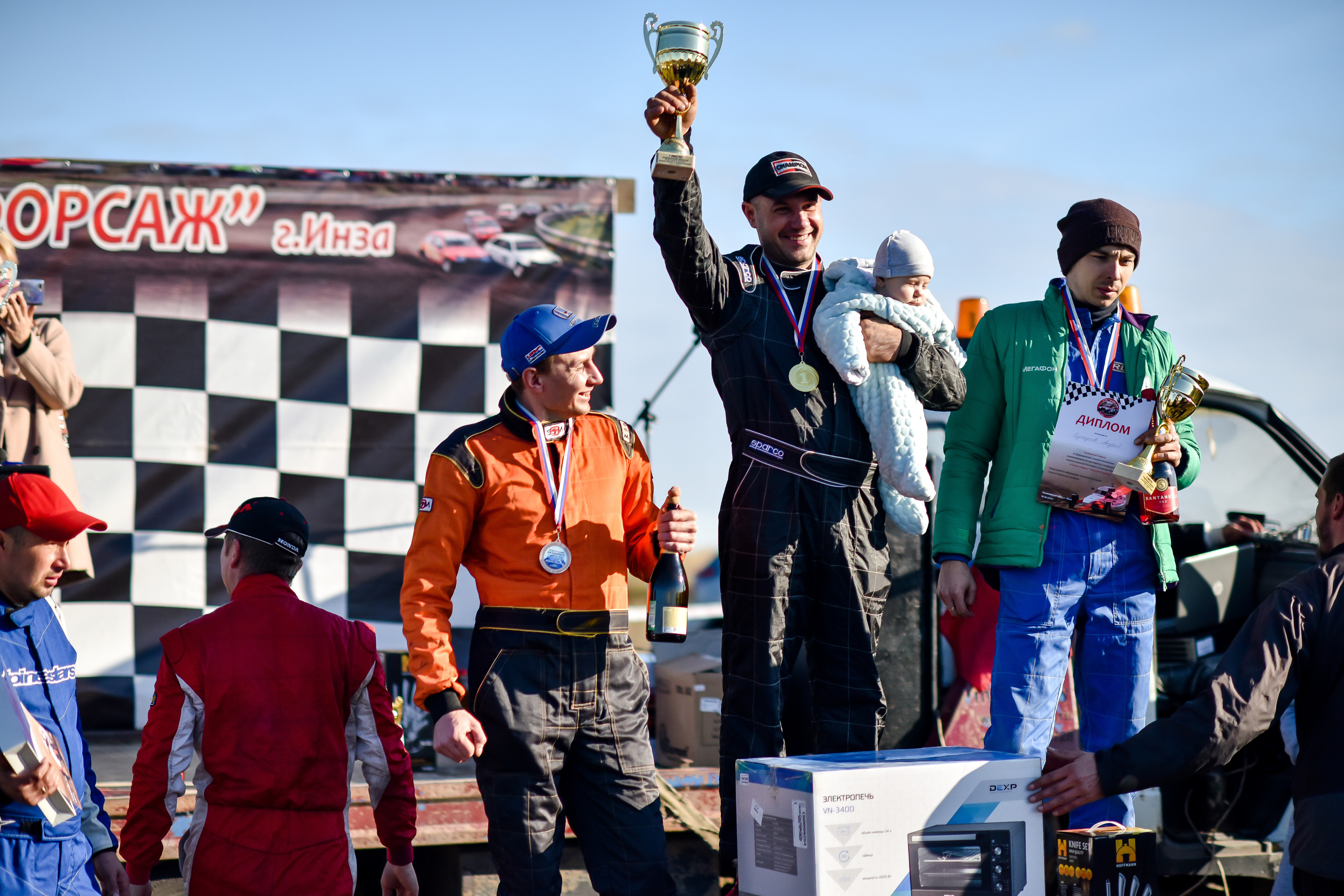 Фоторепортаж автосоревнований в Москве. Фотограф для бизнесконтента, репортажей и семейного альбома в Москве