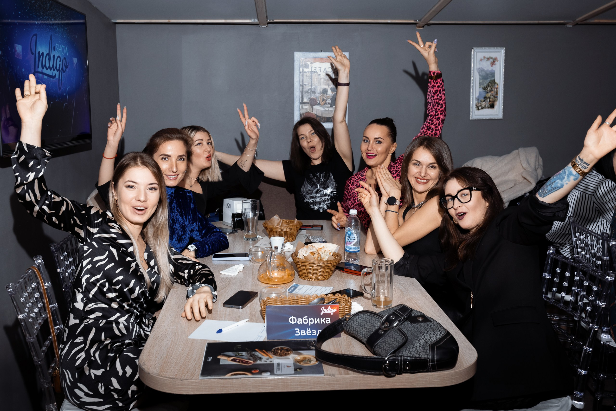 Фото с репортажа квиз-шоу ЛИГА ИНДИГО в ресторане Алые Паруса. Фотограф в Санкт-Петербурге — Сергей Петров