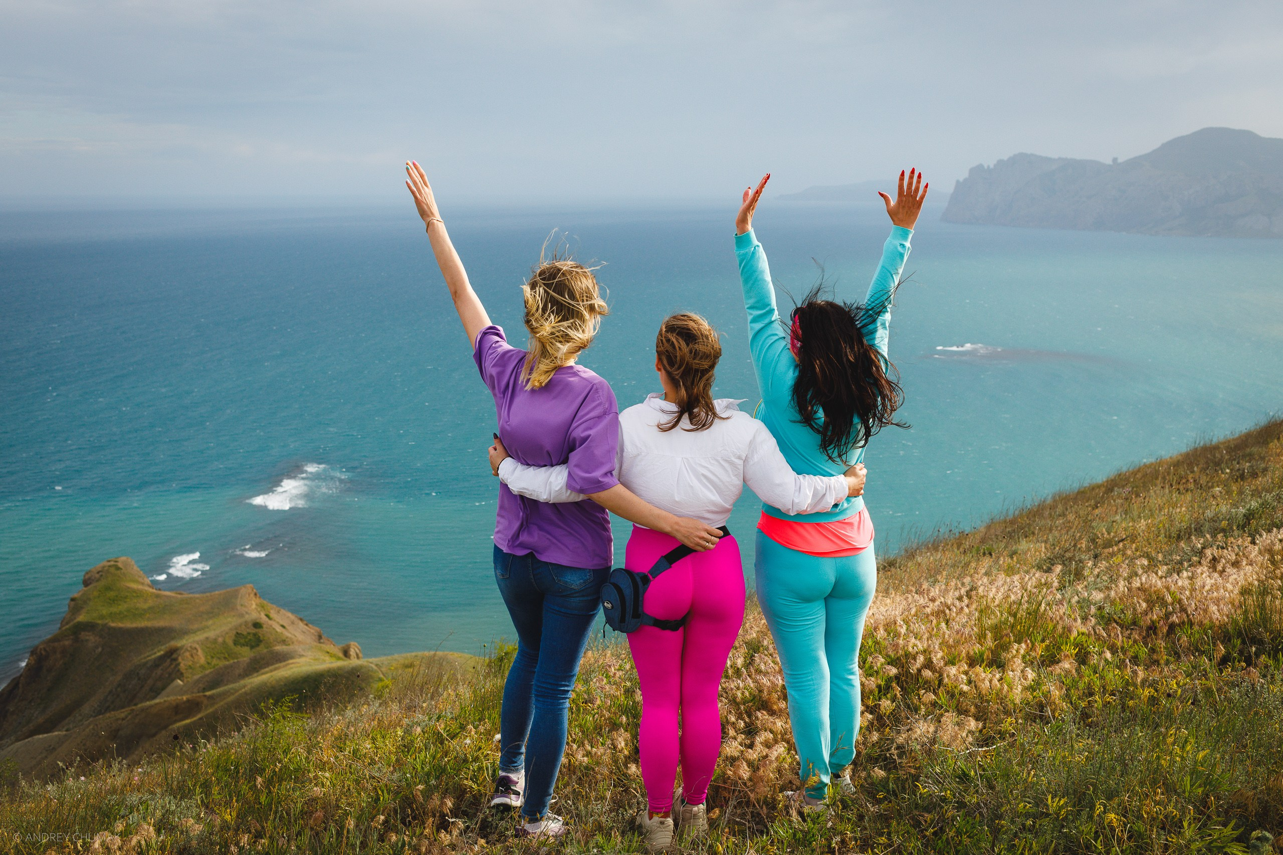 Анонс на фотопоходы в апреле. Универсальный фотограф по Крыму