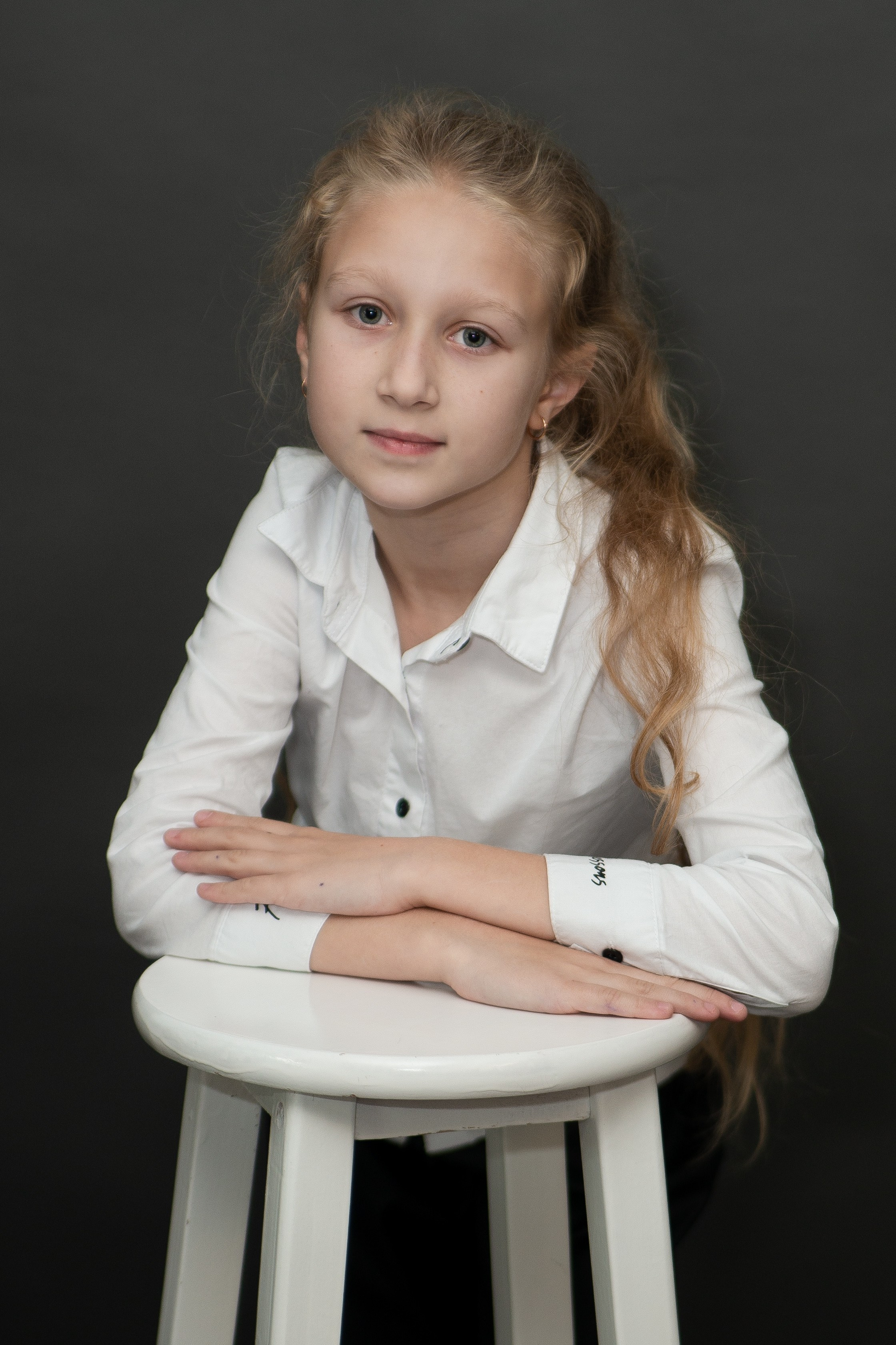 Фотосессия в студии для выпускных альбомов (начальная школа). Выпускные Альбомы и Фотосессии п. Кавалерово