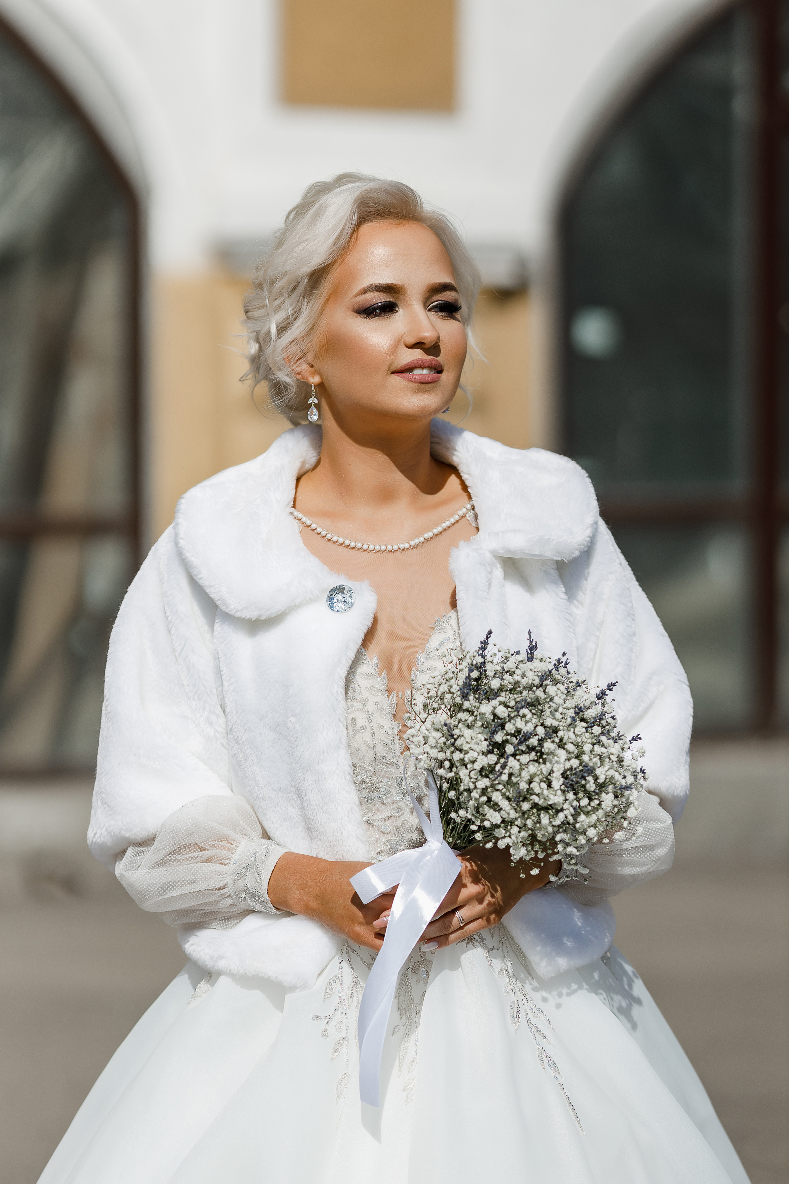 Трепетное утро невесты в гостиничном номере. Олег Сверчков | Свадебный фотограф Вологда