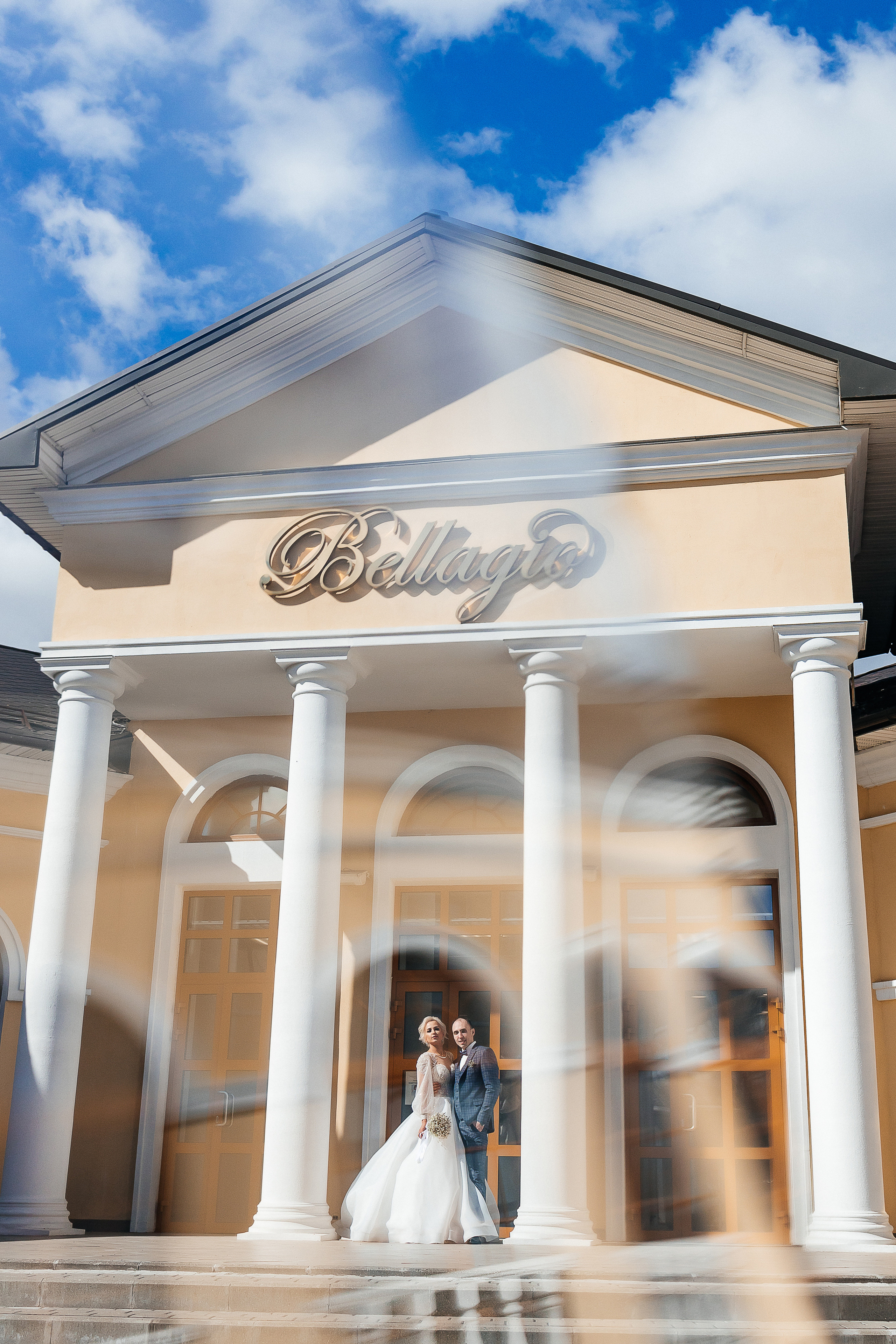 Трепетное утро невесты в гостиничном номере. Олег Сверчков | Свадебный фотограф Вологда