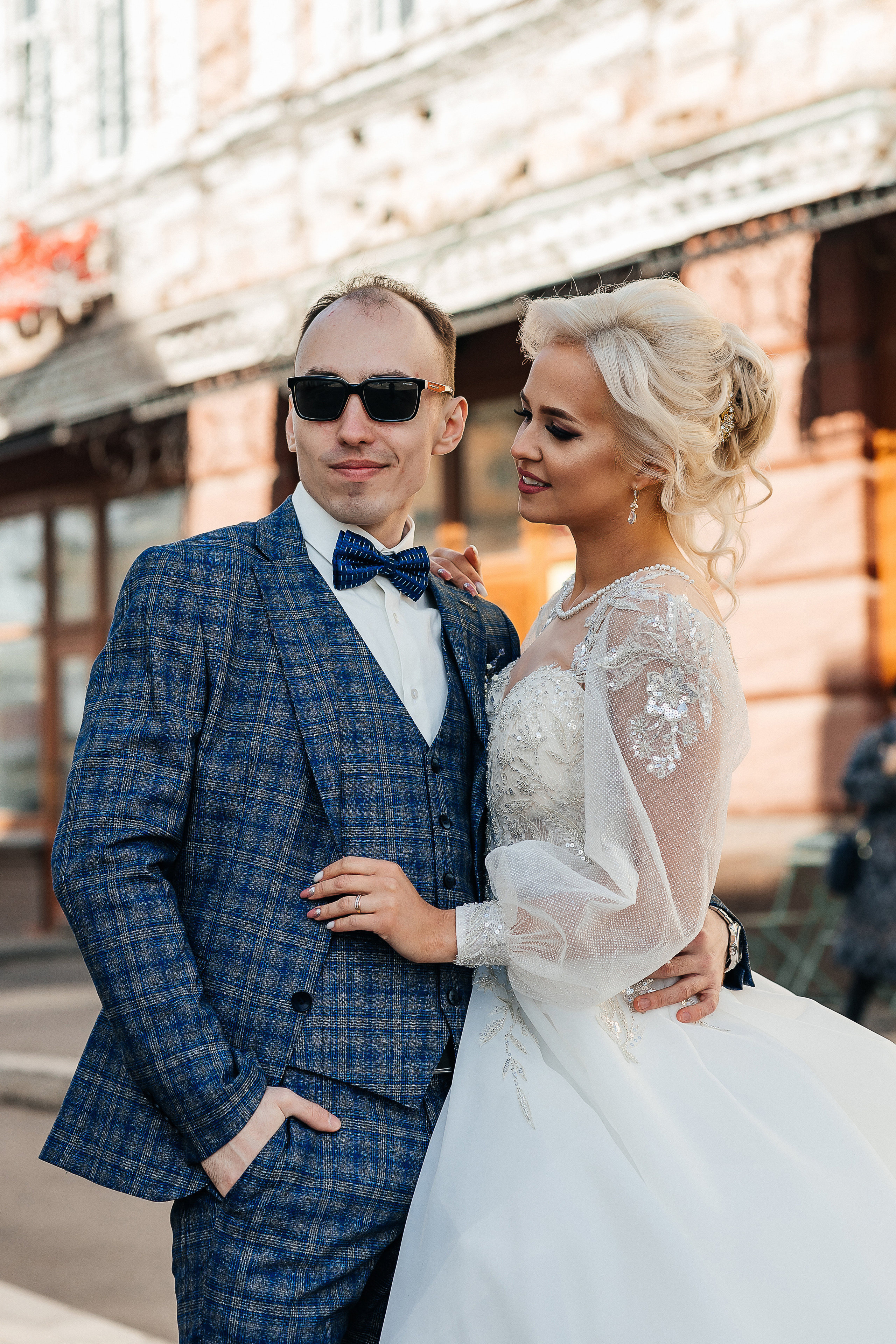 Трепетное утро невесты в гостиничном номере. Олег Сверчков | Свадебный фотограф Вологда