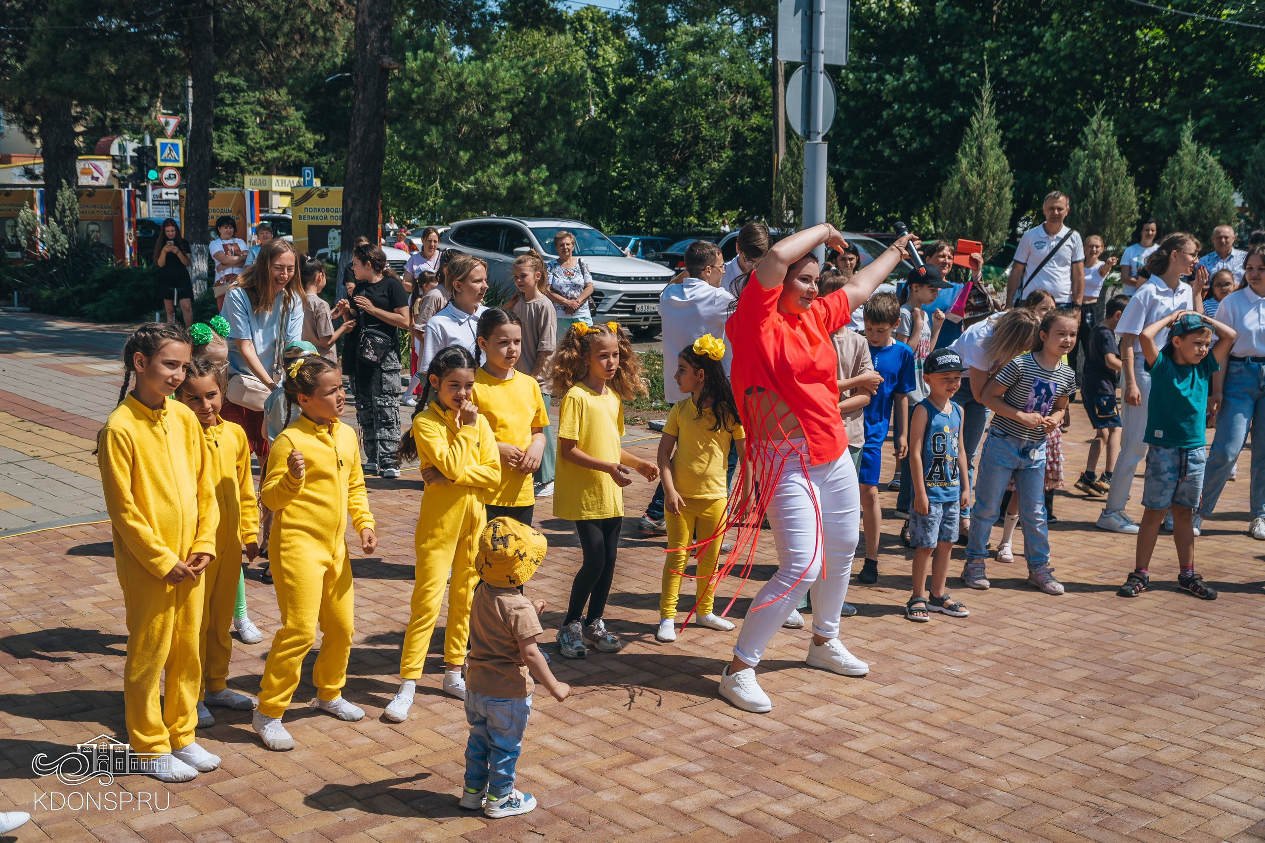Должны смеяться дети. Новотитаровский Дом культуры