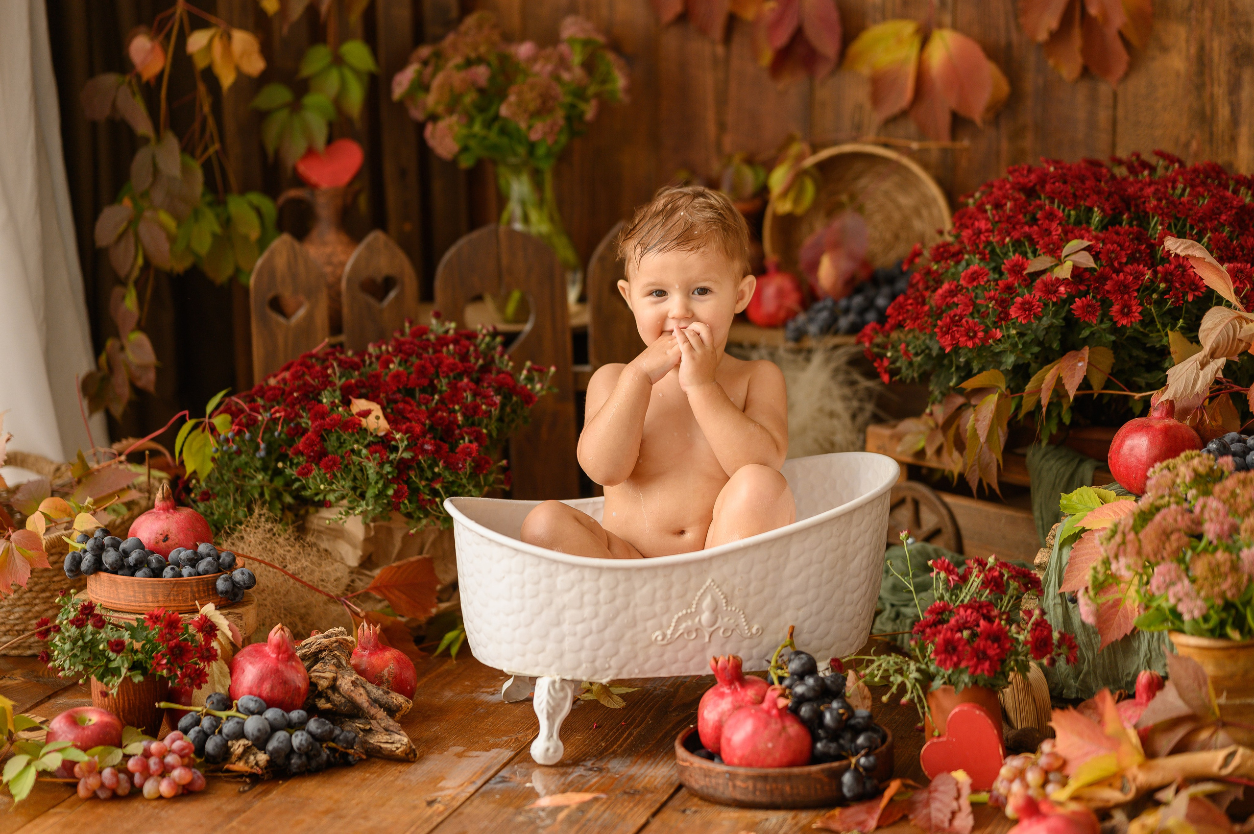 Коля и гранаты-виноград. Детский и семейный фотограф Ирина Гладких