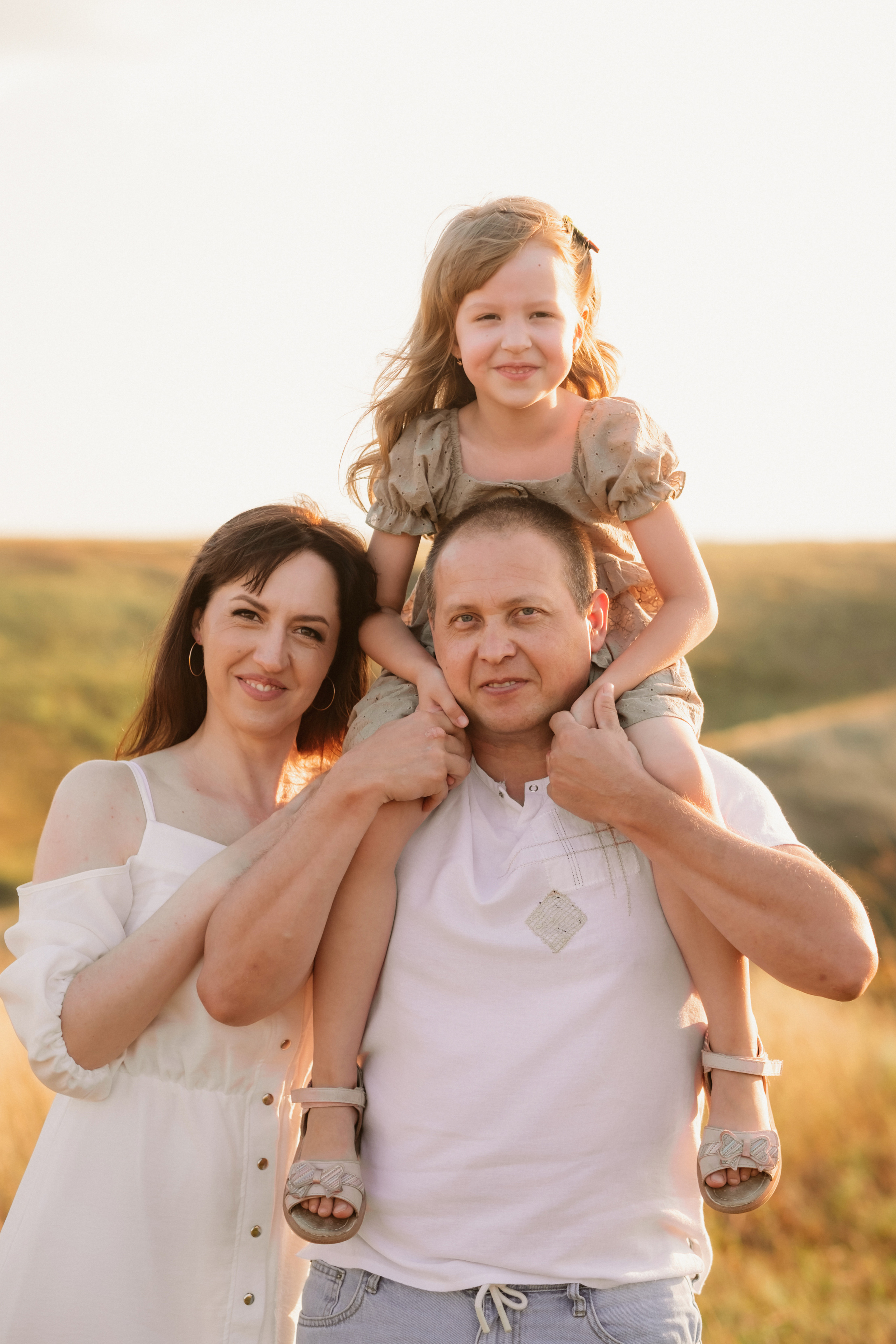 Семейная фотосесиия в поле. Антонина Мезинова фотограф Михайловка и Волгоград