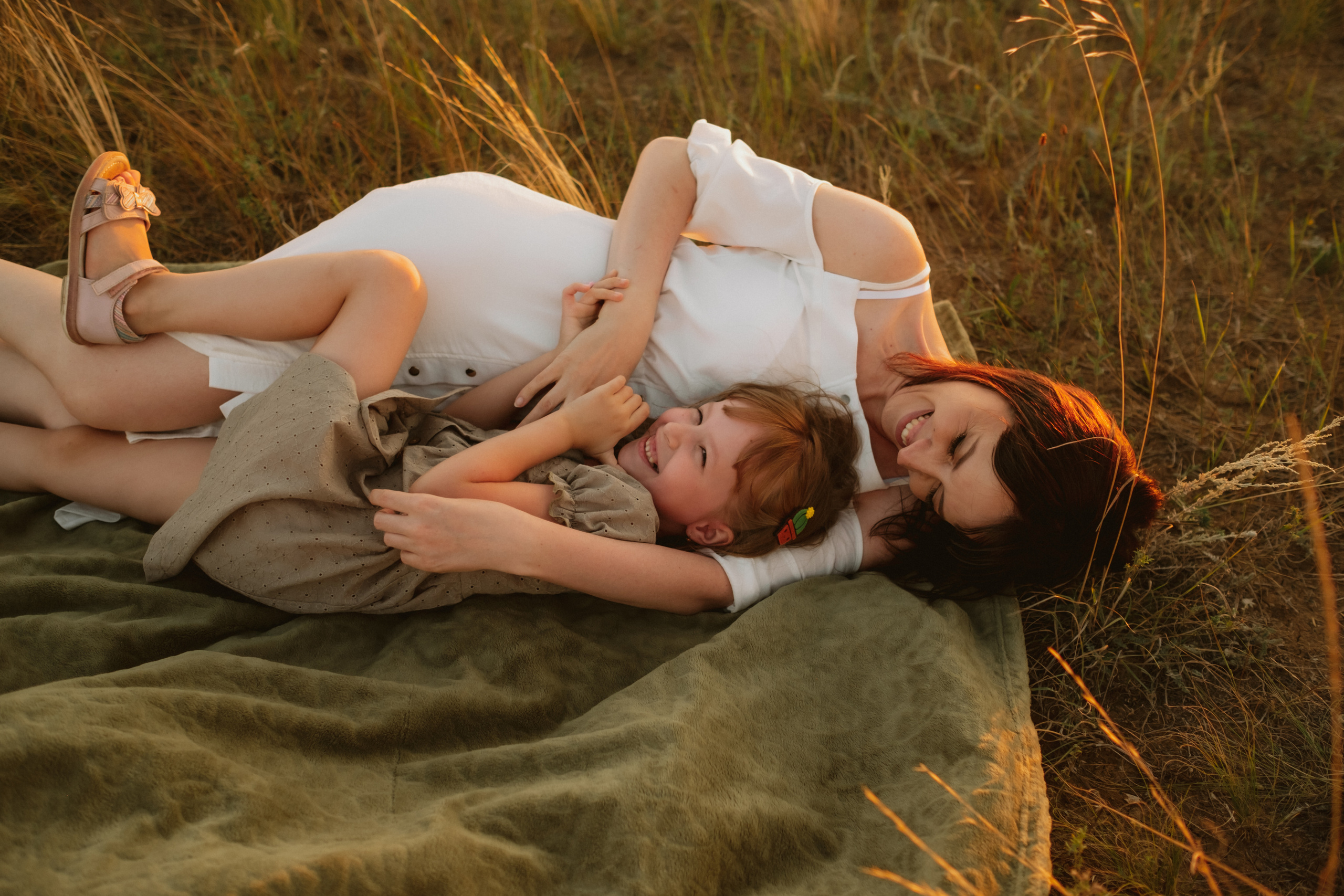 Семейная фотосесиия в поле. Антонина Мезинова фотограф Михайловка и Волгоград