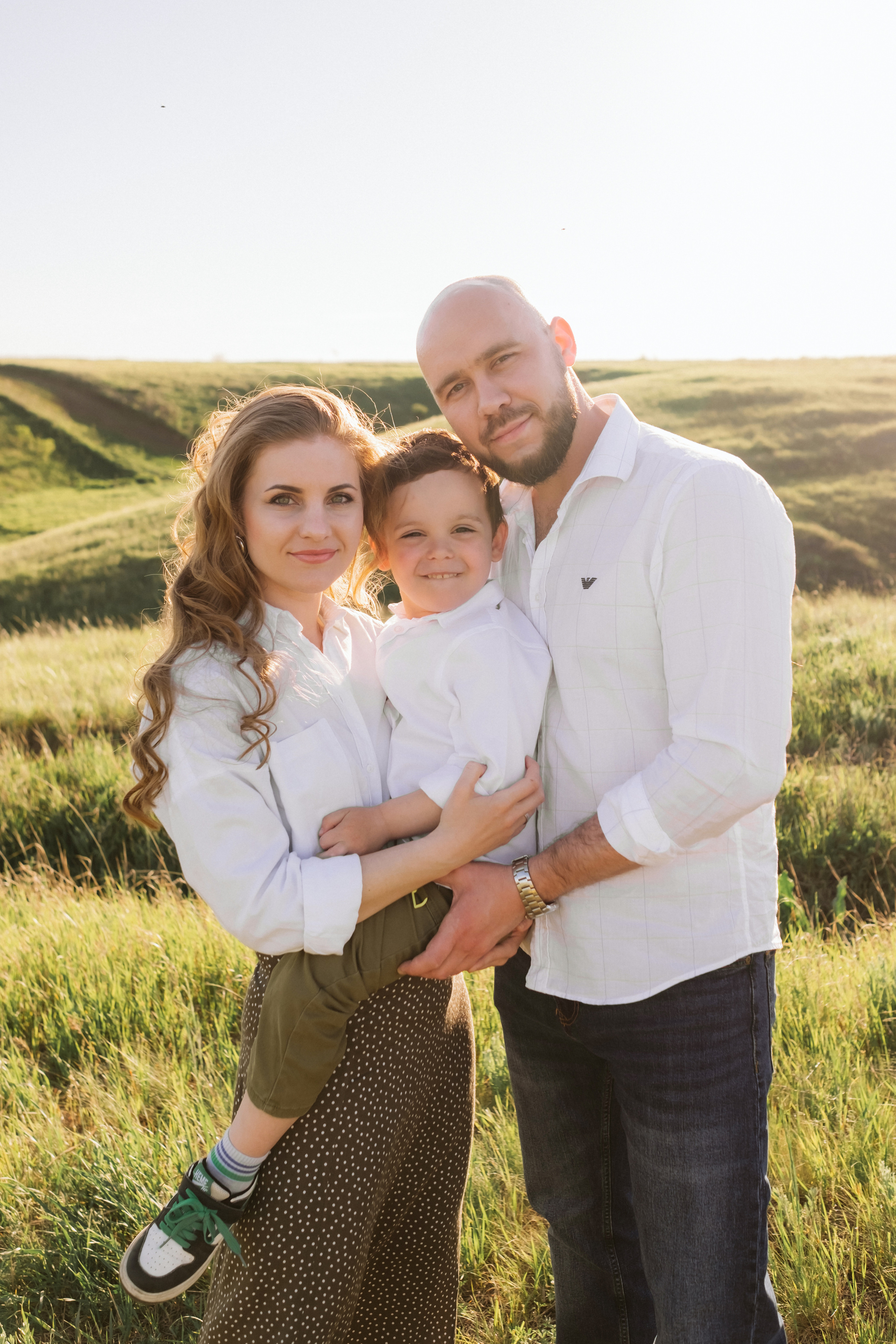Семейная фотосессия в поле. Антонина Мезинова фотограф Михайловка и Волгоград