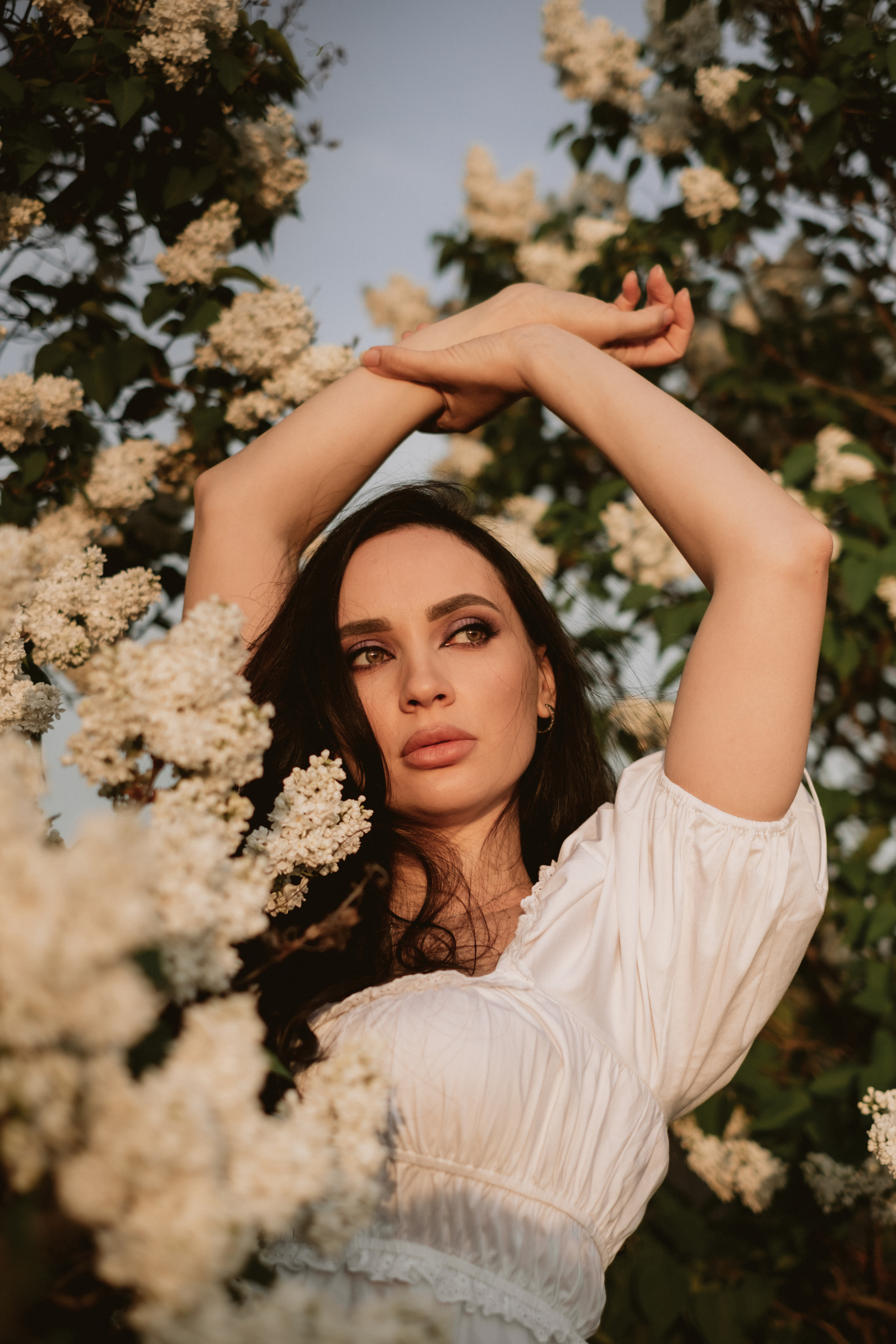 Фотосессия для Виктории в сирени. Антонина Мезинова фотограф Михайловка и Волгоград