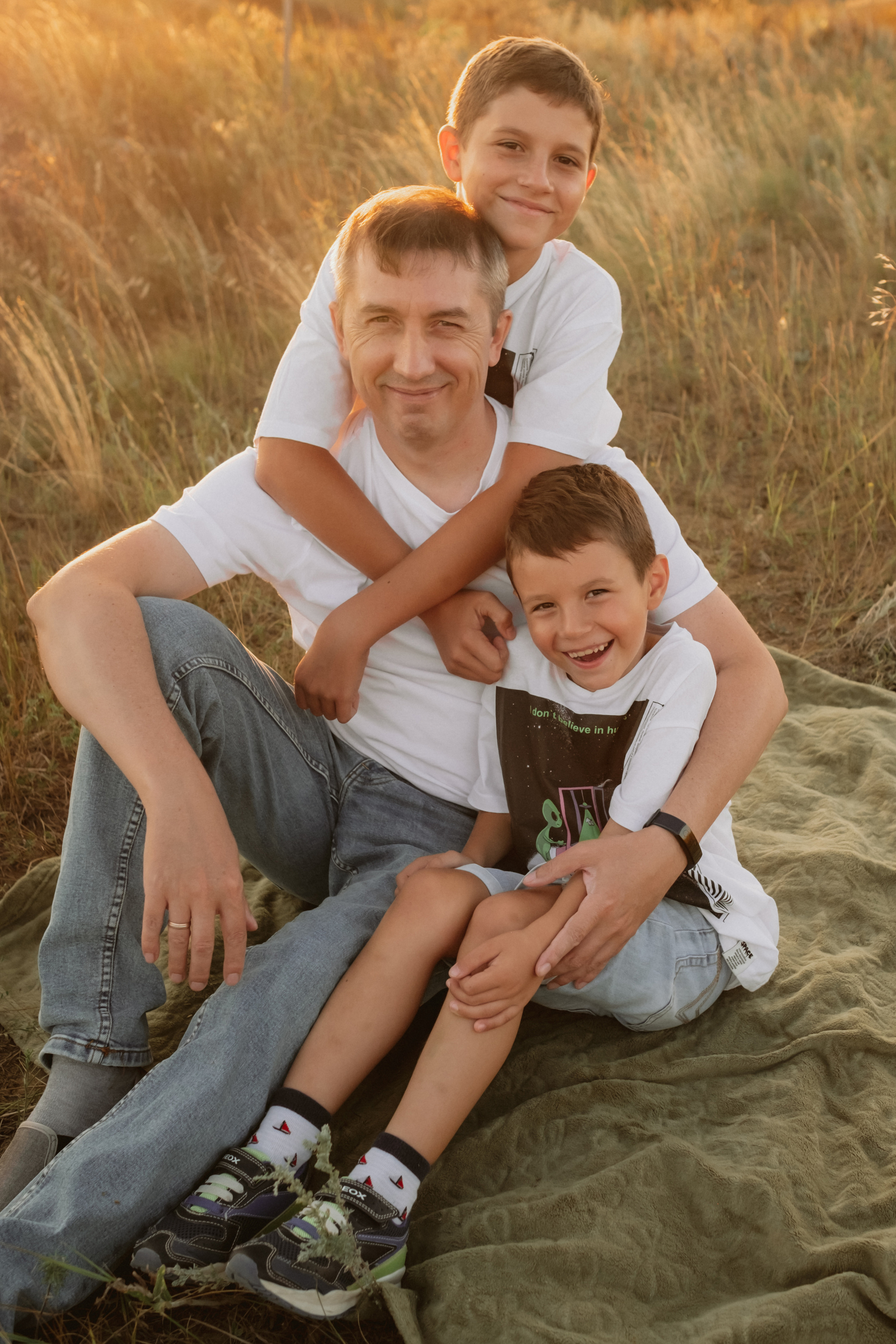 Семейная фотосесиия в поле. Антонина Мезинова фотограф Михайловка и Волгоград