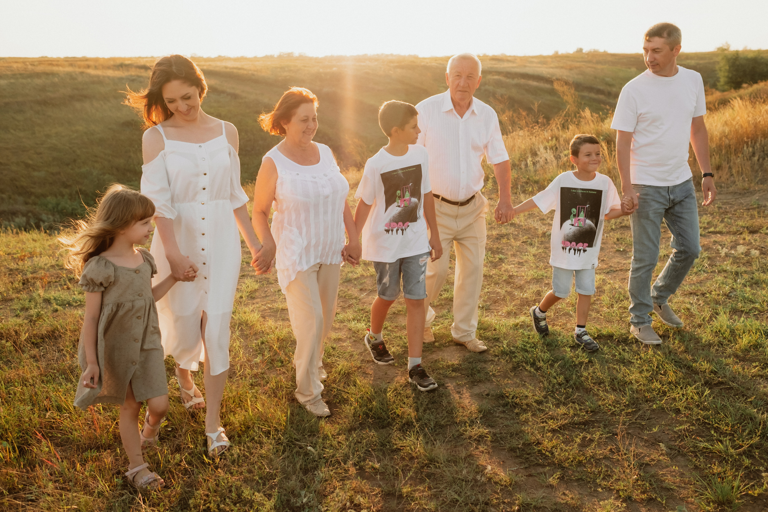 Семейная фотосесиия в поле. Антонина Мезинова фотограф Михайловка и Волгоград