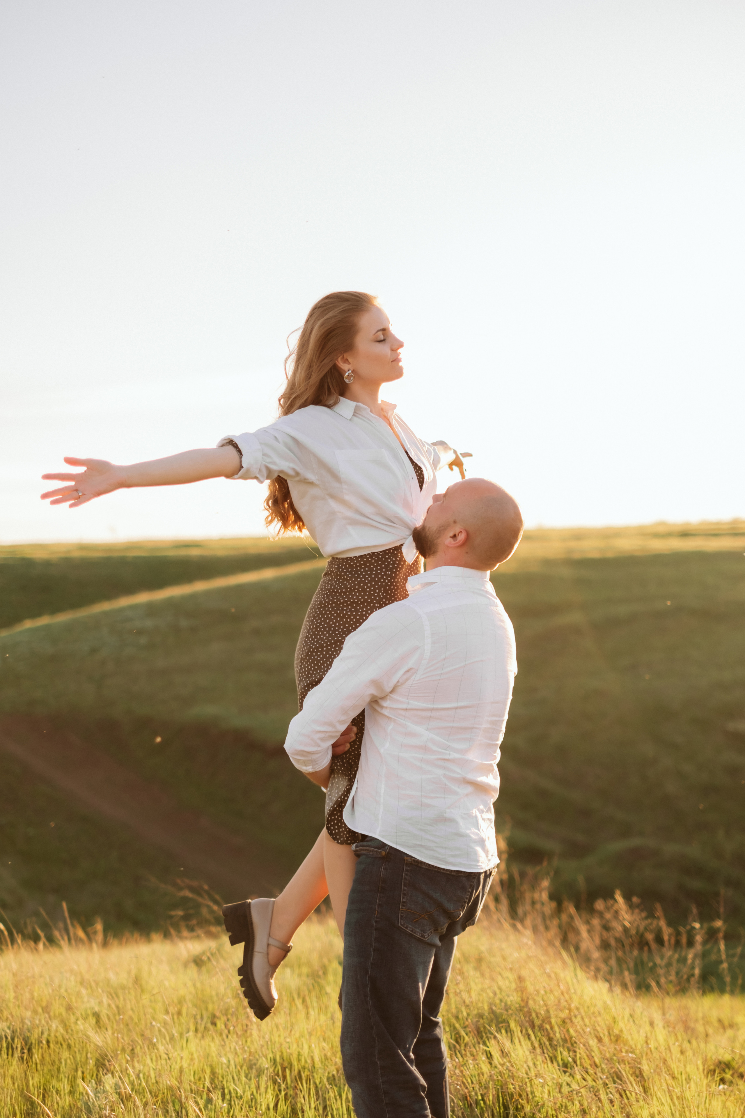 Семейная фотосессия в поле. Антонина Мезинова фотограф Михайловка и Волгоград