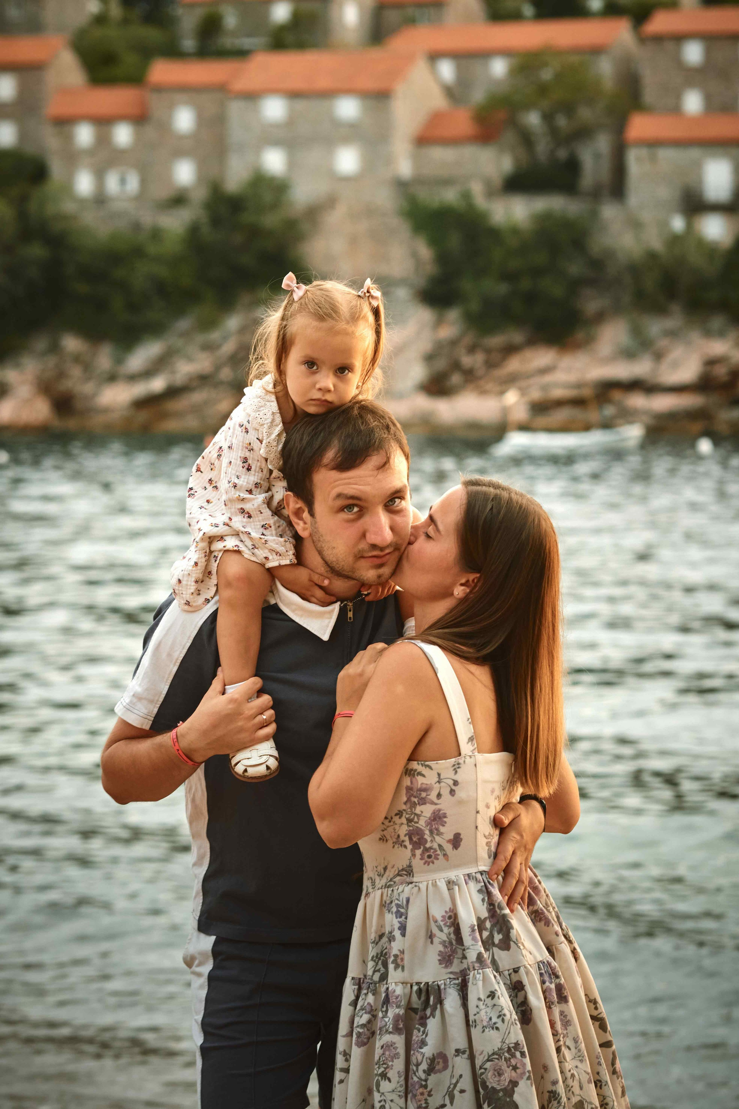 Семейная фотосессия в Черногории | Свети Стефан | 5 лет свадьбы — фотограф Эля Станевская