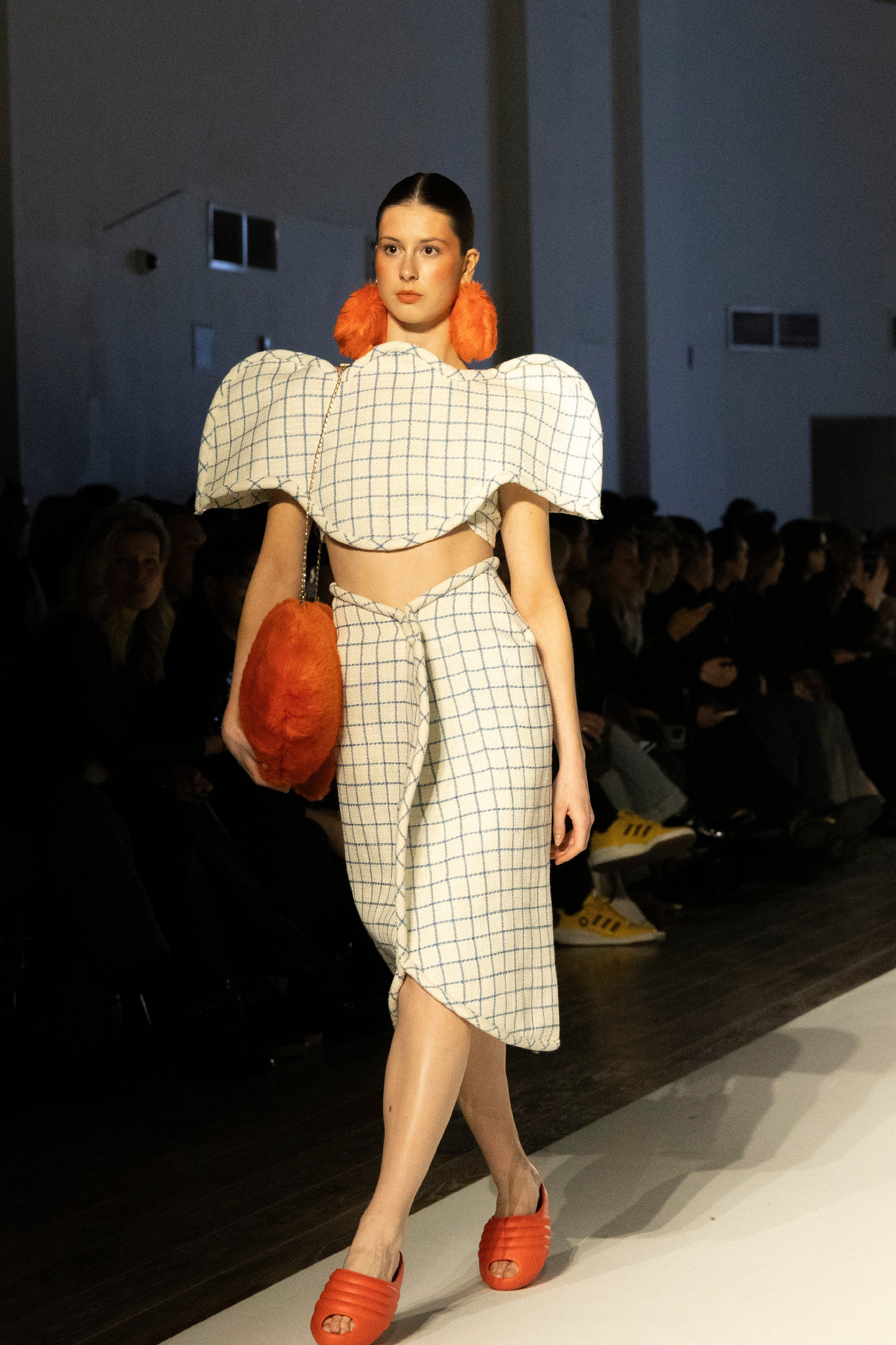 ДЛТ Собака.ru показ победителей конкурса «Новые имена в моде 2025». FOTOFAQ SKOOL г. Санкт-Петербург: очные, дистанционные и онлайн курсы фотографии