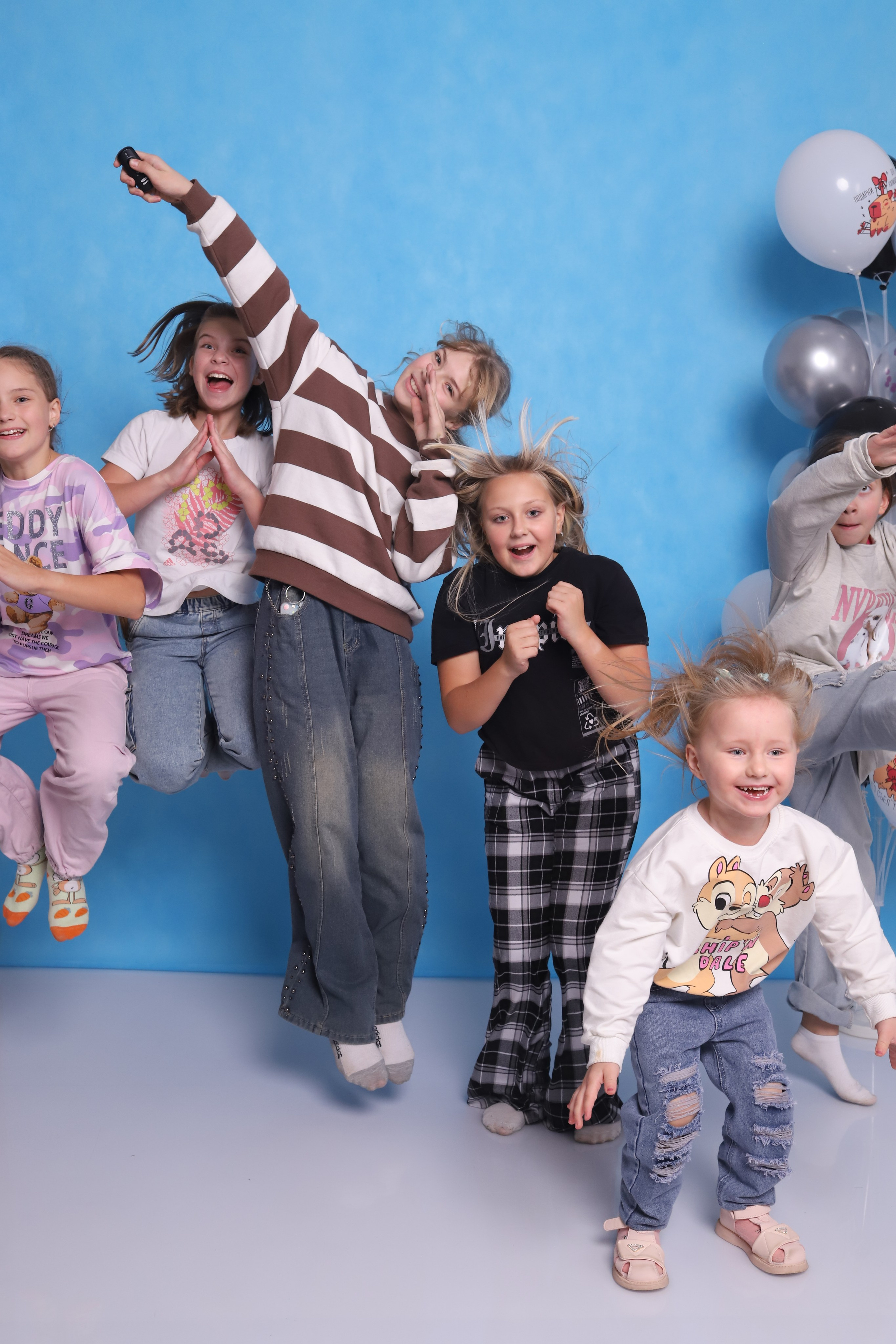 Ваш праздник в «Зеркале». Аренда чайной комнаты. Фотостудия самообслуживания. Студия без фотографа в Твери