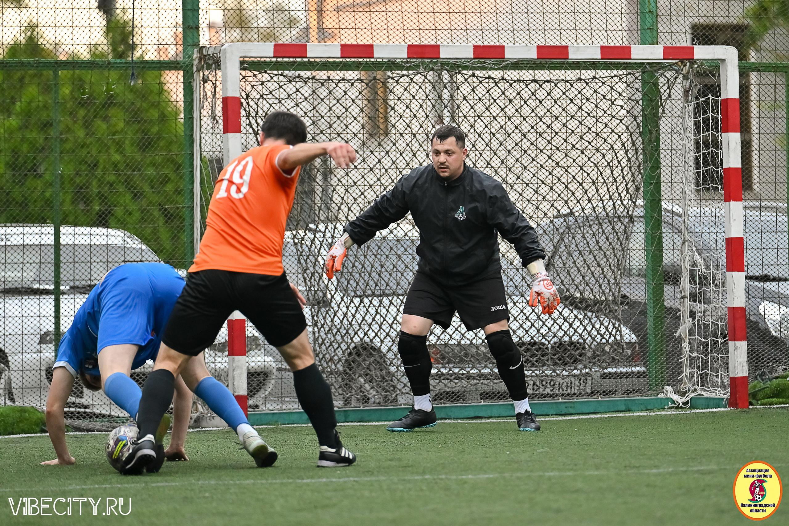 ИГРЫ МИНИ-ФУТБОЛЬНОЙ И КОРПОРАТИВНОЙ ЛИГИ. VIBECITY.RU Вайб Сити Ру Фоторепортажи Фотоотчеты Калининград