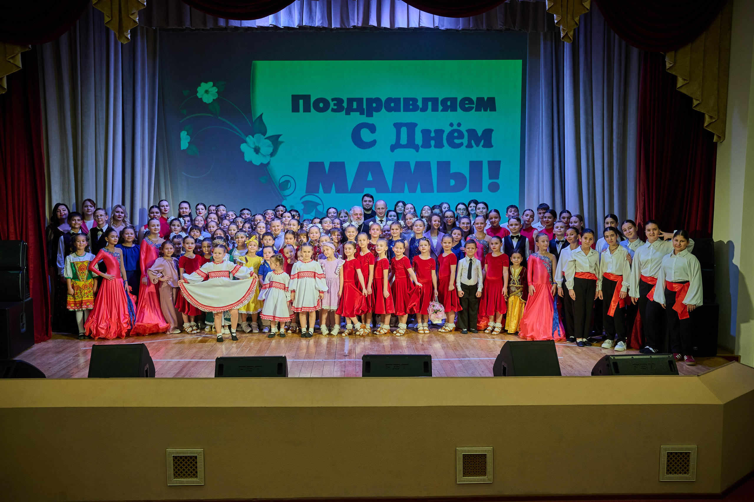 День матери Кабардинка. Жизнь курорта Кабардинка в фотографиях