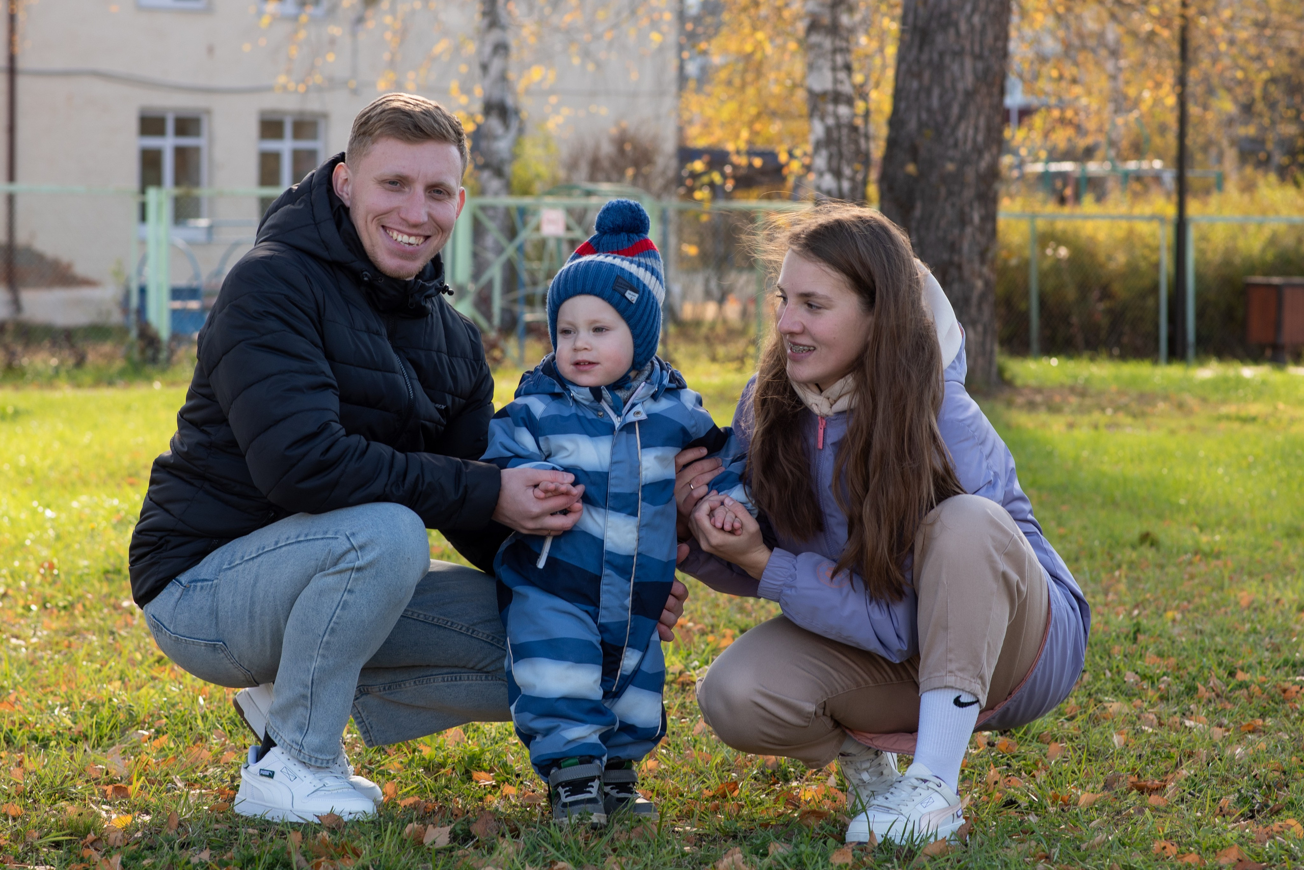 Осенняя прогулка, Святослава с родителями