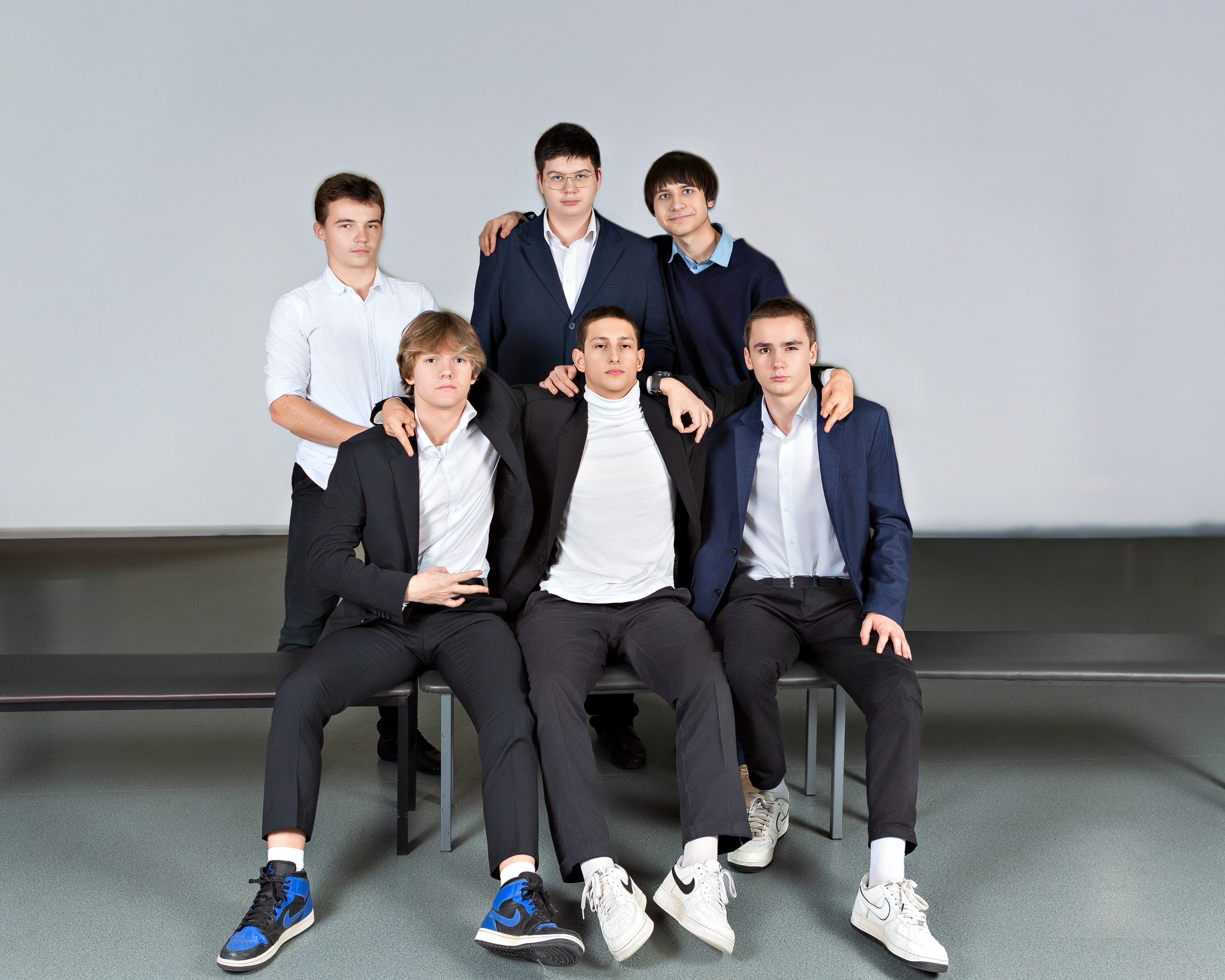 Выпускной альбом для 9 Класса. Выпускные альбомы и школьный фотограф в Подольске, Троицке, Щербинке, Москве и Московской области