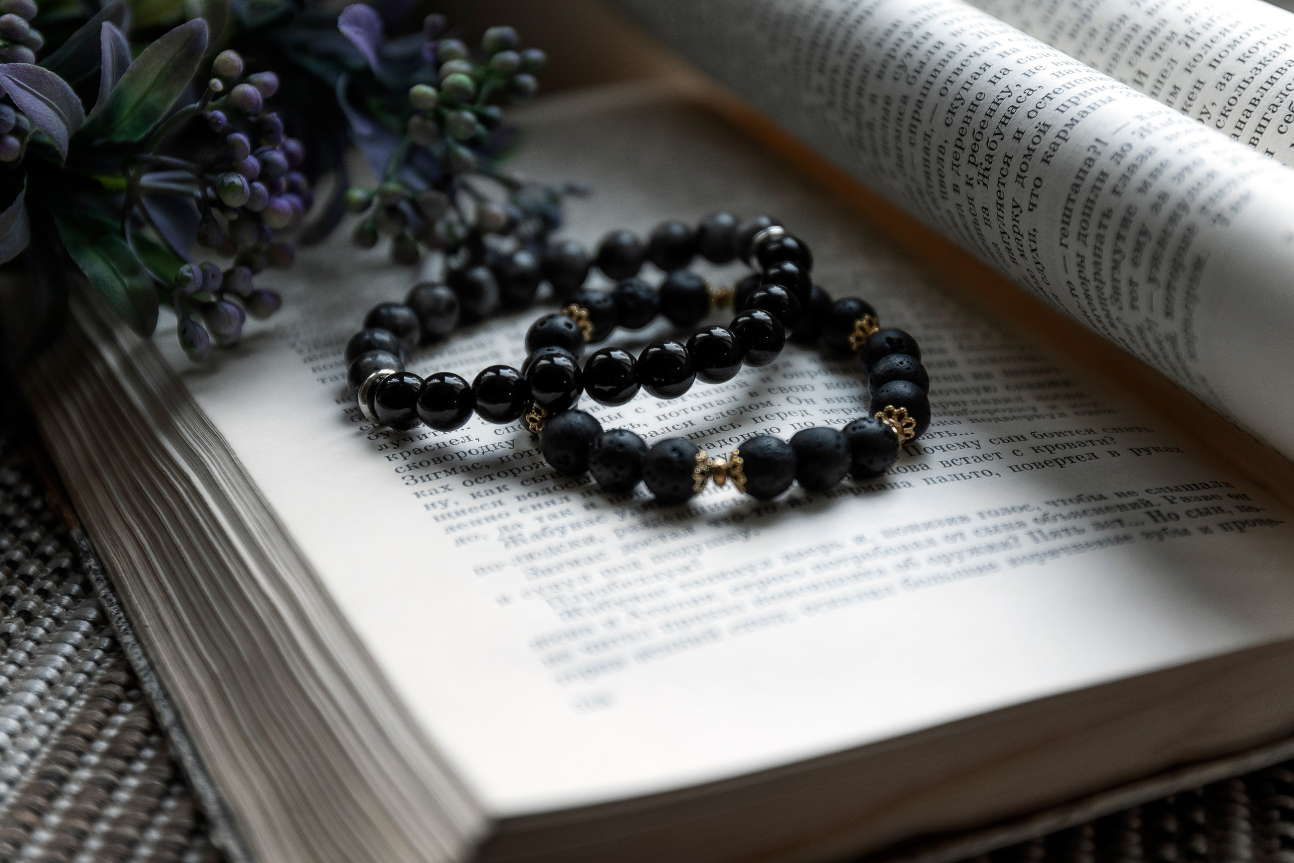 Украшения из камней