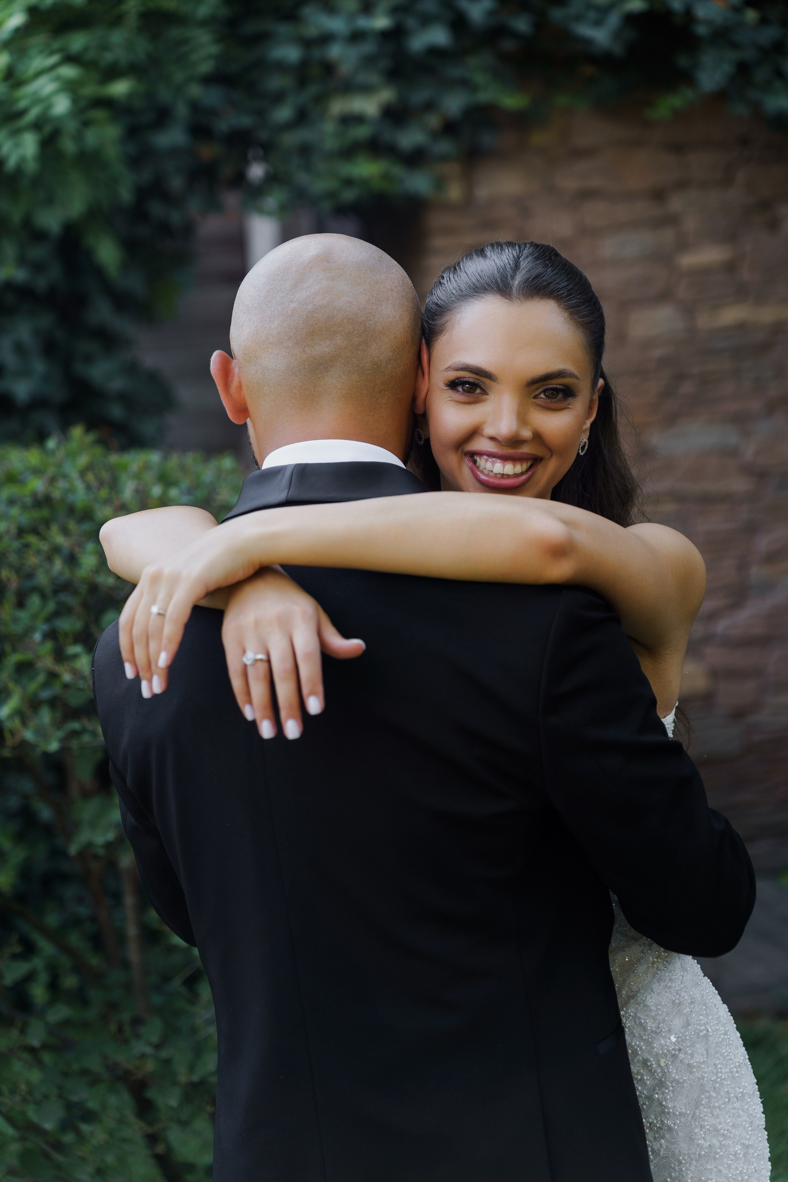 Сватовство в Краснодаре от лучших свадебных фотографов и операторов ТВИНС СТУДИО. ТВИНС СТУДИО — лучшие свадебные фотографы и видеографы в Краснодаре