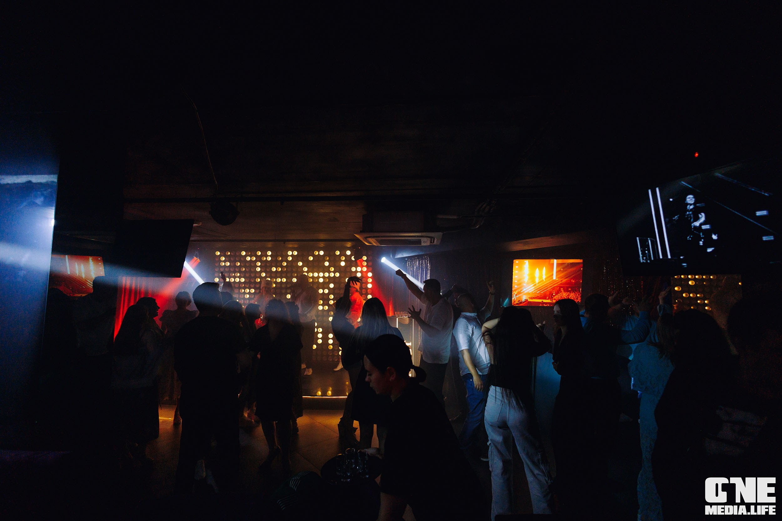 Фоторепортаж из караоке-клуба Эйфория. One Media Life: фоторепортажи, фотоотчеты с мероприятий и заведений