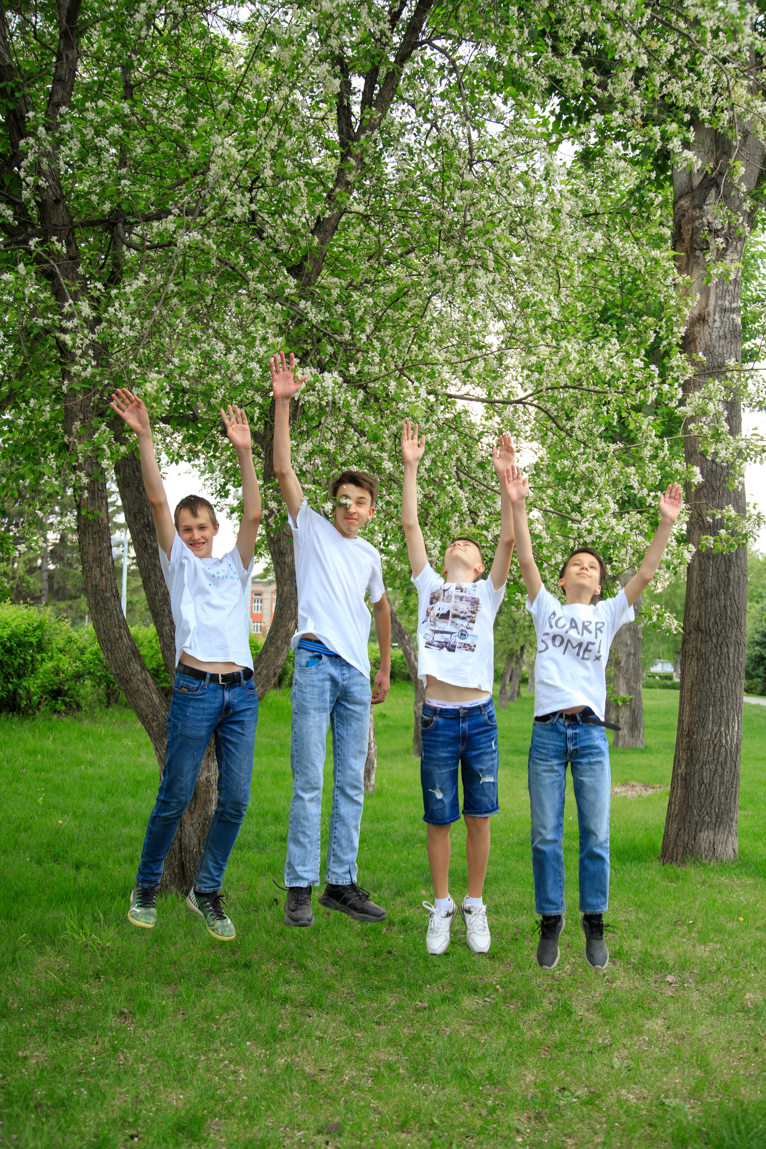 Прогулка с классом. Выпускные альбомы — заказать альбом на выпускной в Новосибирске
