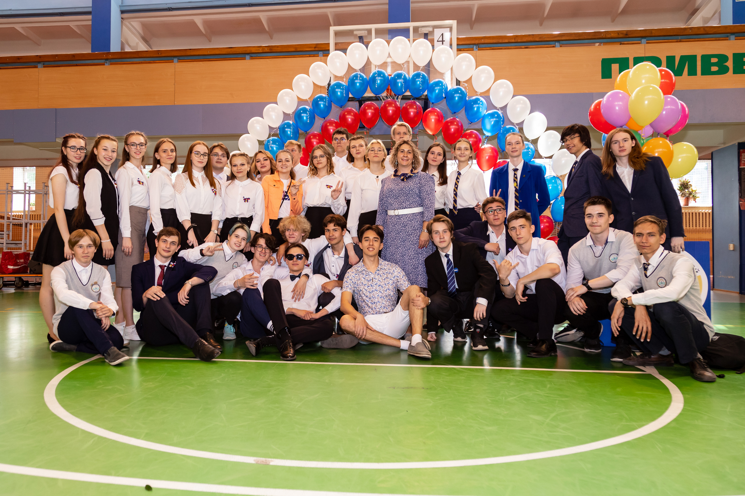 Выпускной. Выпускные альбомы — заказать альбом на выпускной в Новосибирске