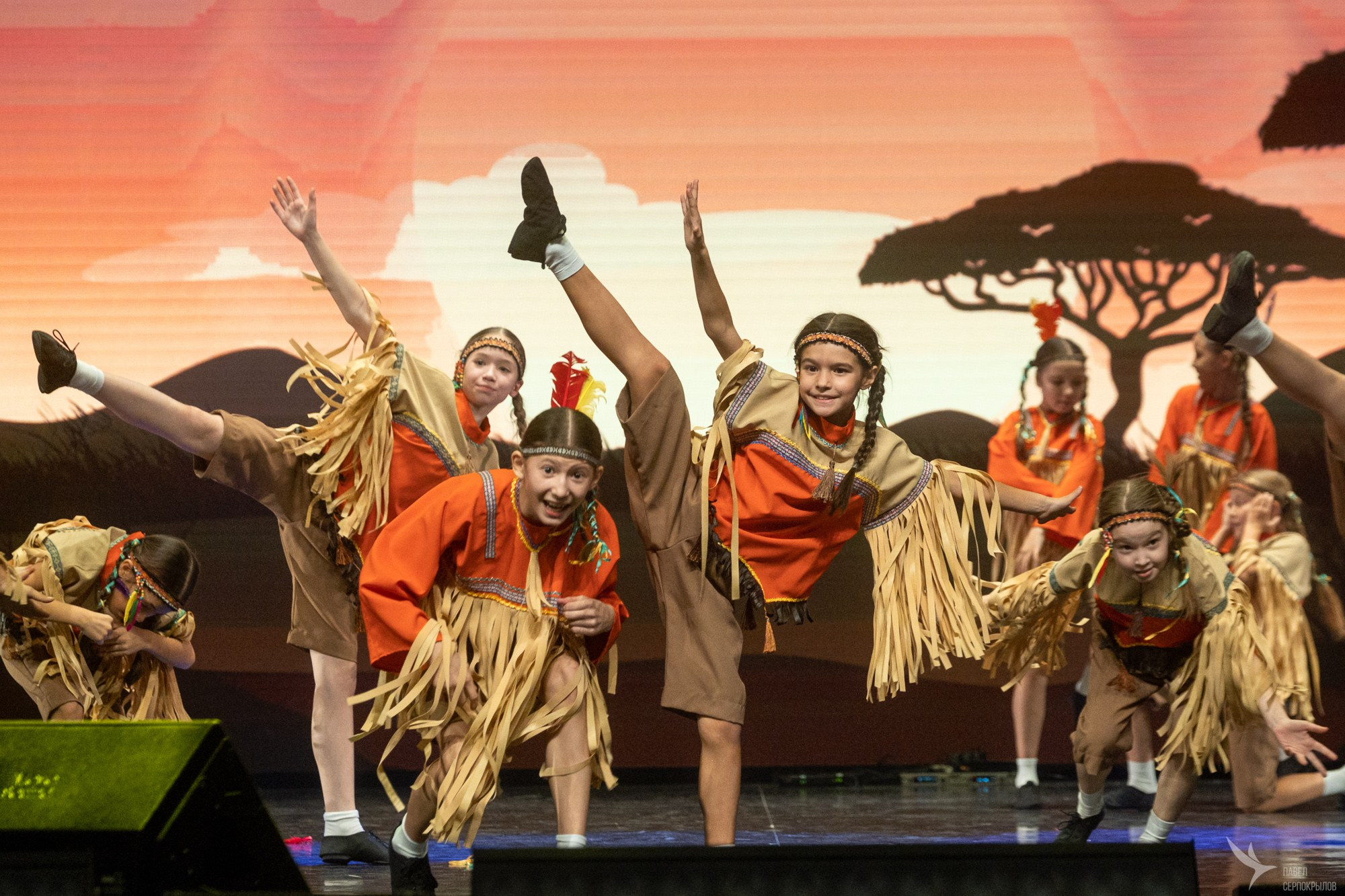 Юбилейный концерт студии эстрадного танца «Изумрудный город». Репортажный фотограф в Казани Павел Серпокрылов