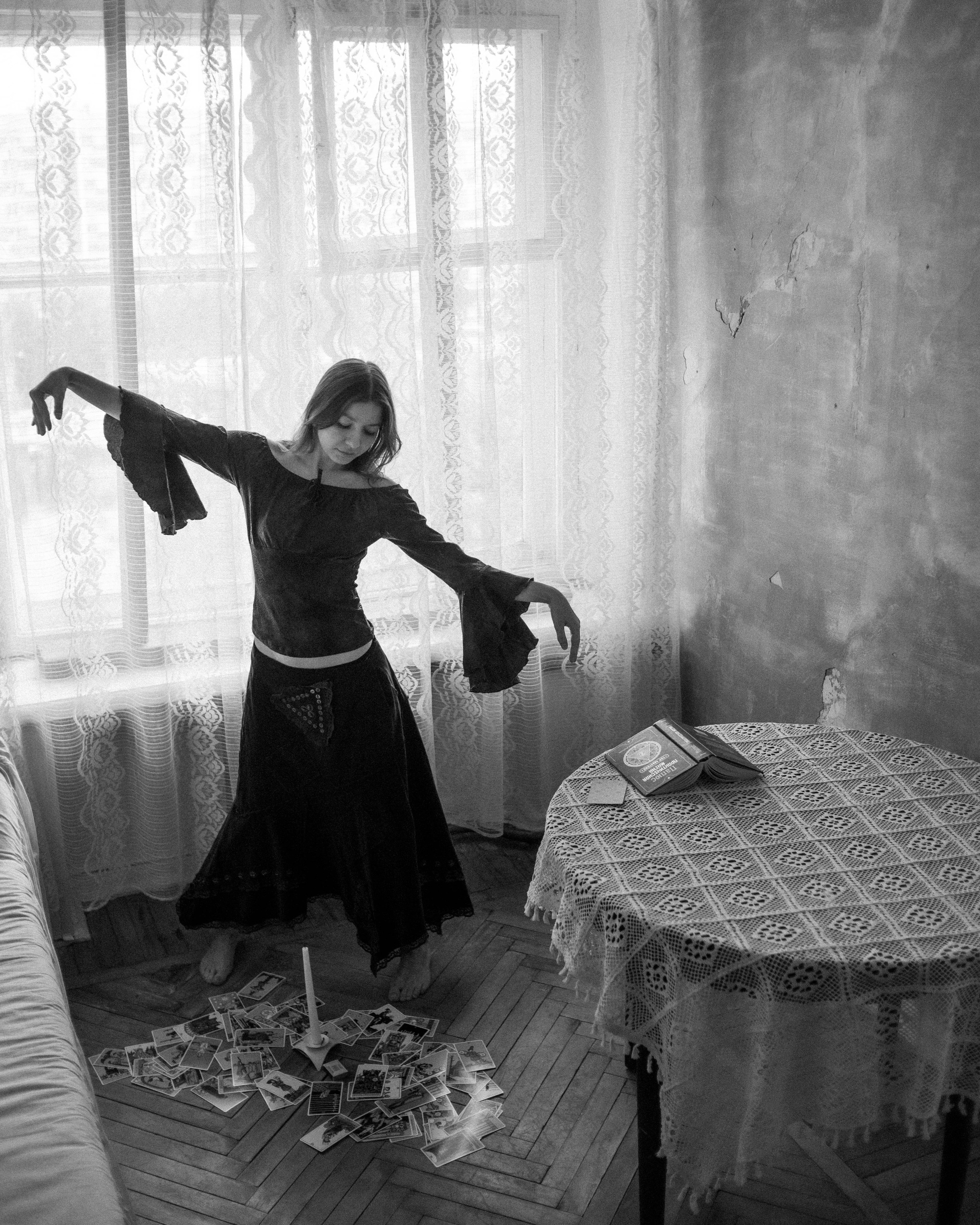 Аня. Женский фотограф. Создатель украшений ручной работы. Модель