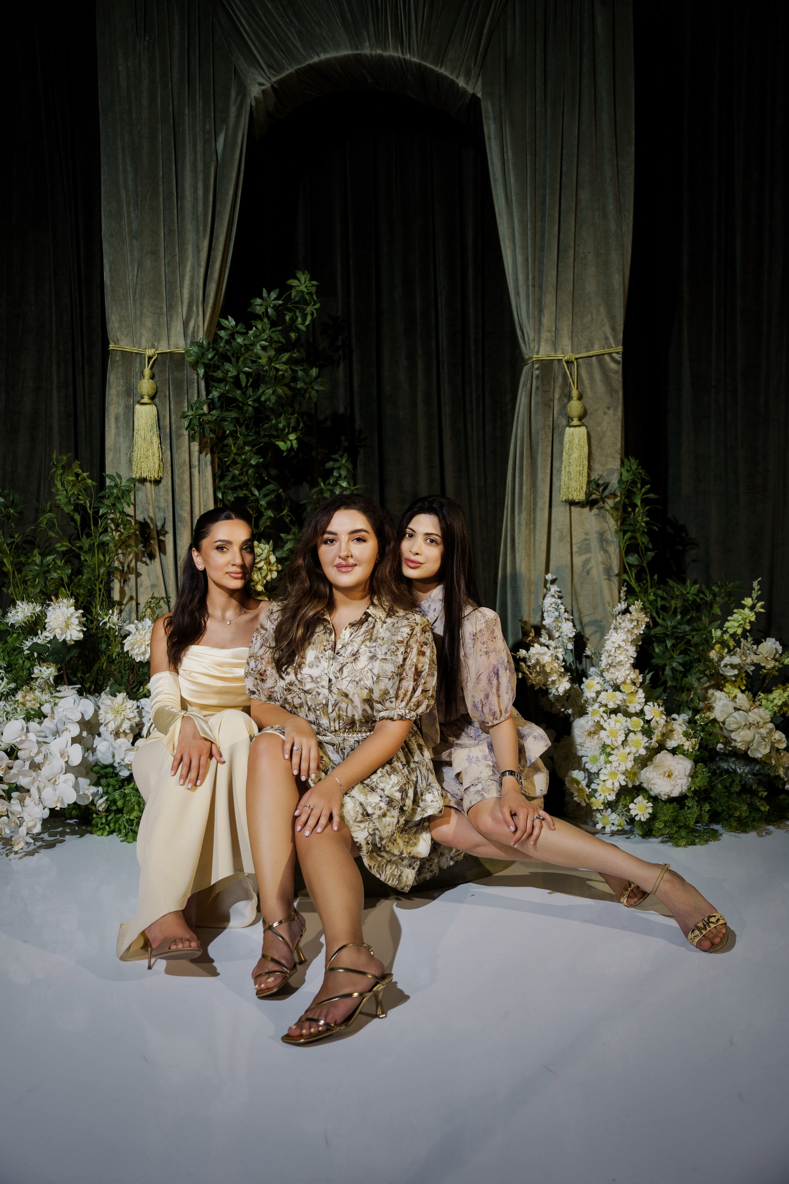 Сватовство в Краснодаре от лучших свадебных фотографов и операторов ТВИНС СТУДИО. ТВИНС СТУДИО — лучшие свадебные фотографы и видеографы в Краснодаре