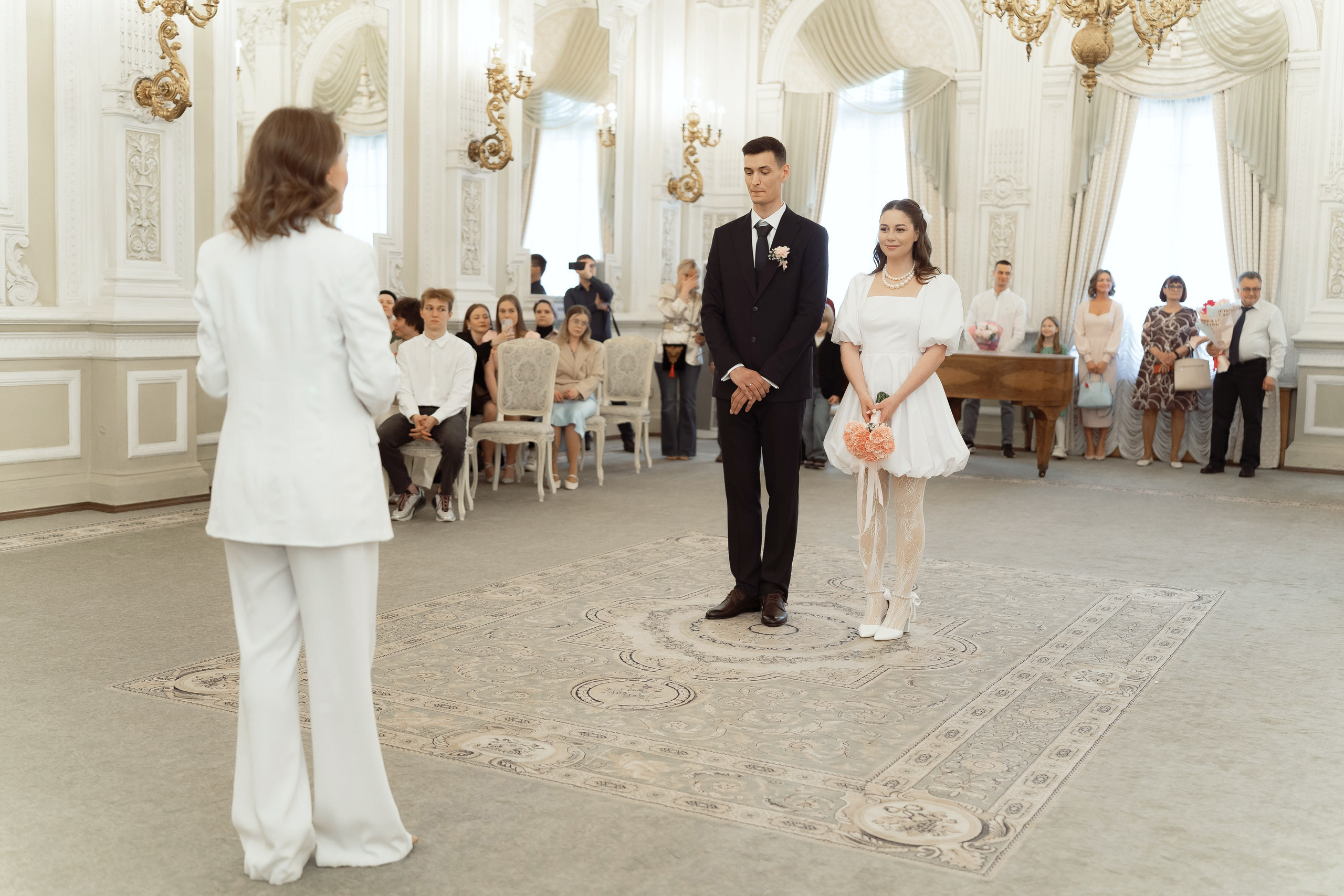 Поздравление регистратора после объявления пары мужем и женой, ЗАГС Санкт-Петербурга