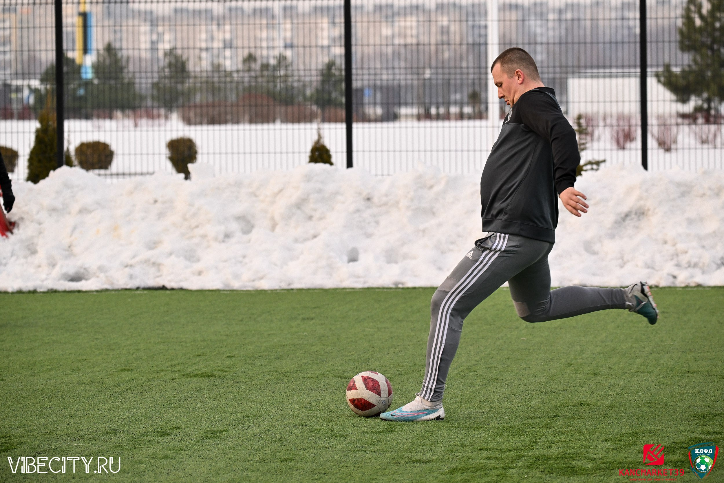 Калининградская Любительская Футбольная Лига, Премьер лига 14 тур, Торпедо-Авось рати. VIBECITY.RU Вайб Сити Ру Фоторепортажи Фотоотчеты Калининград