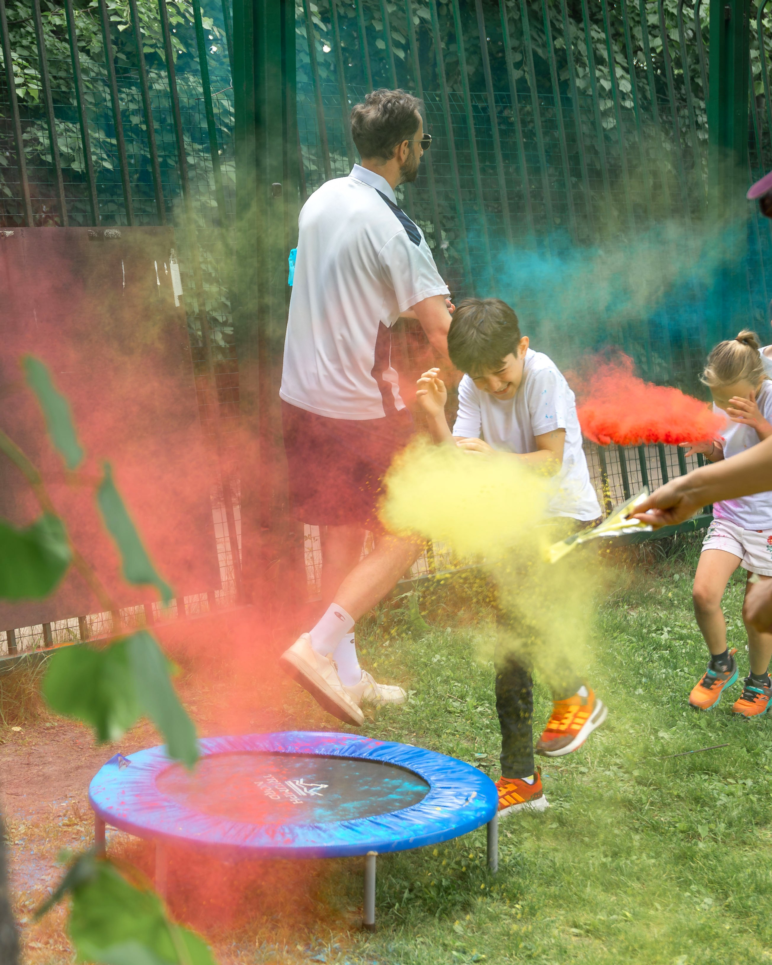 The International School of Moscow. Color Day. Выпускные альбомы для школы и детского сада — школьный фотограф Подольск, Троицк, Щербинка, Москва